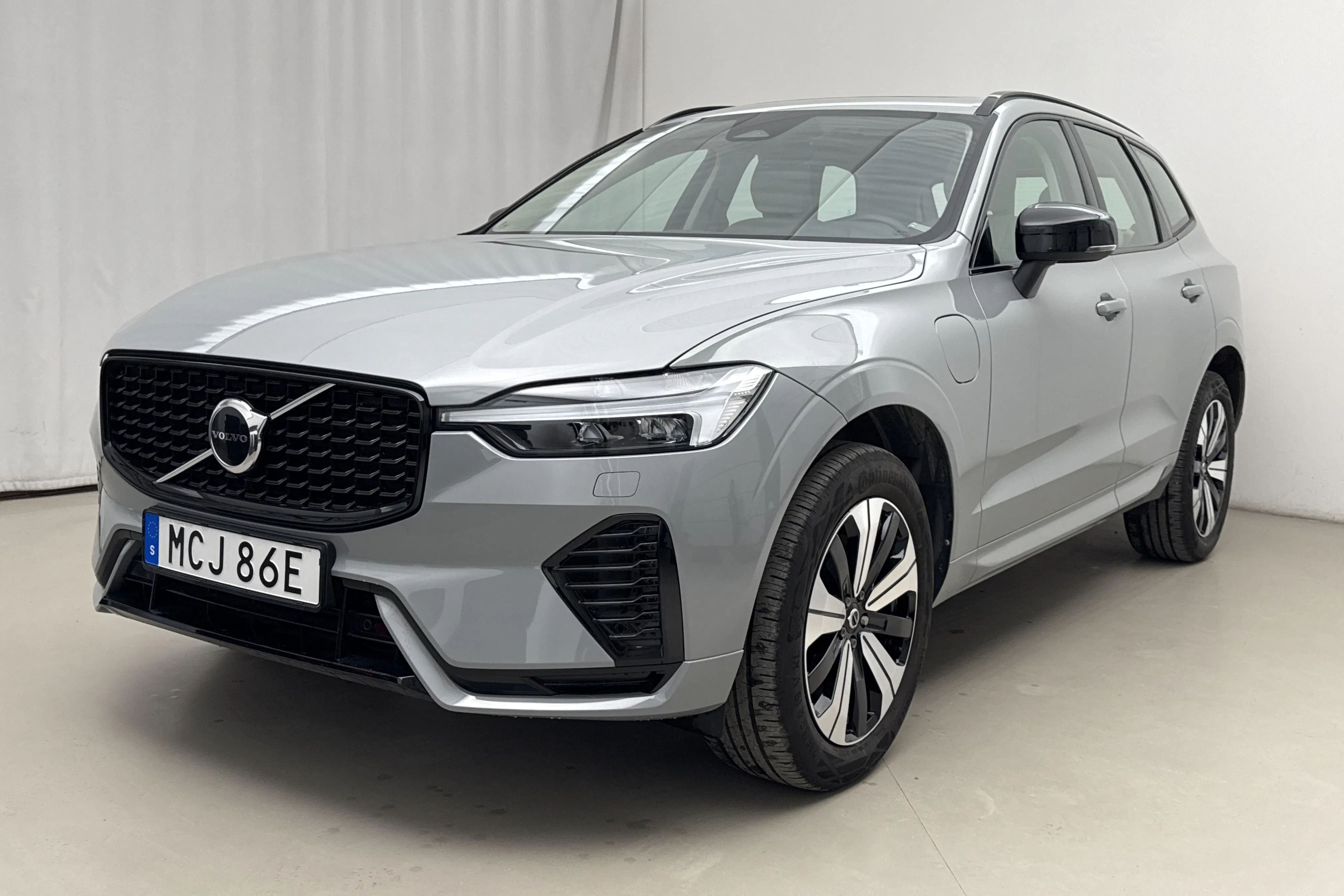Presentationsfoto 1 av 24: Volvo XC60 T6 AWD Recharge (350hk) - 3 205 mil - Automat - grå - 2025