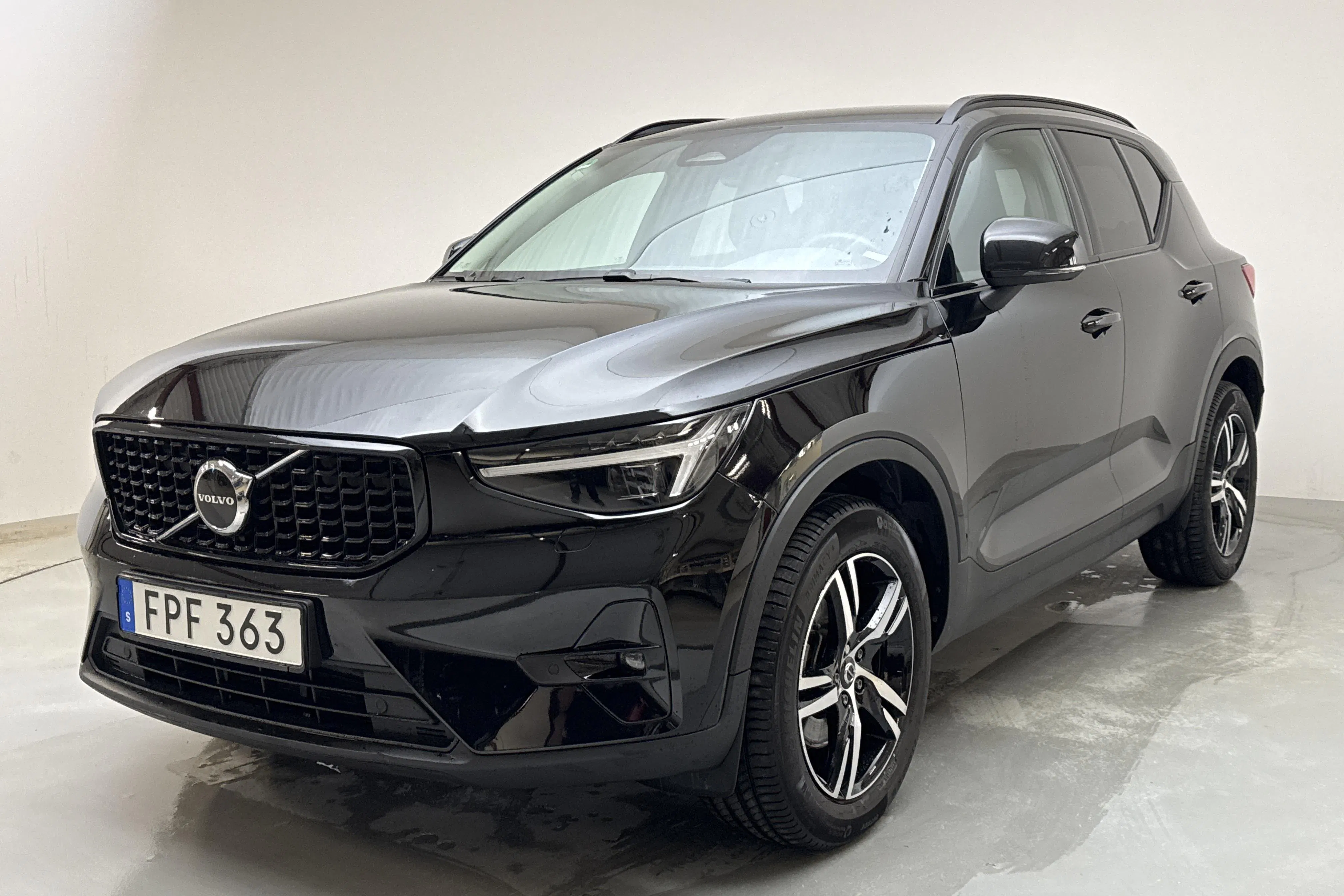 Presentation photo 1 of 14: Volvo XC40 B4 AWD (197hk) - 62 190 km - Automatic - black - 2023
