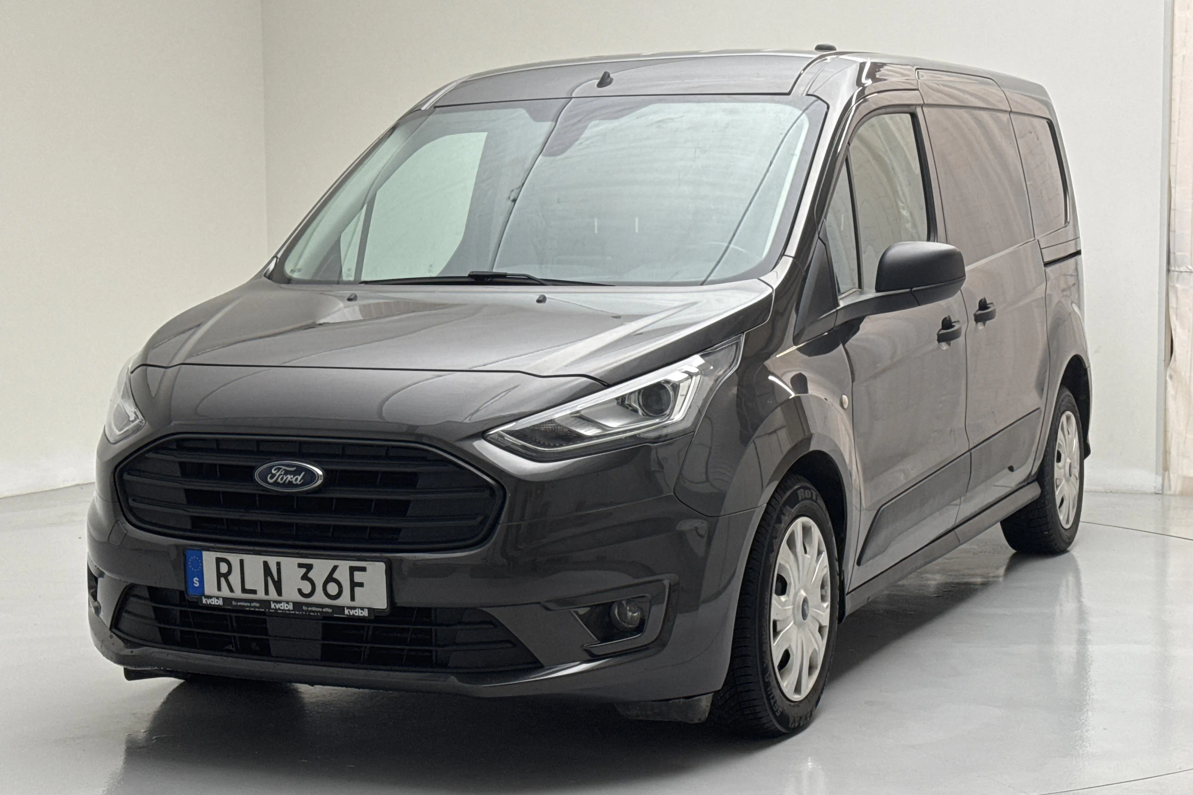 Presentationsfoto 1 av 13: Ford Transit Connect 1.5 TDCi (120hk) - 10 415 mil - Automat - grå - 2019