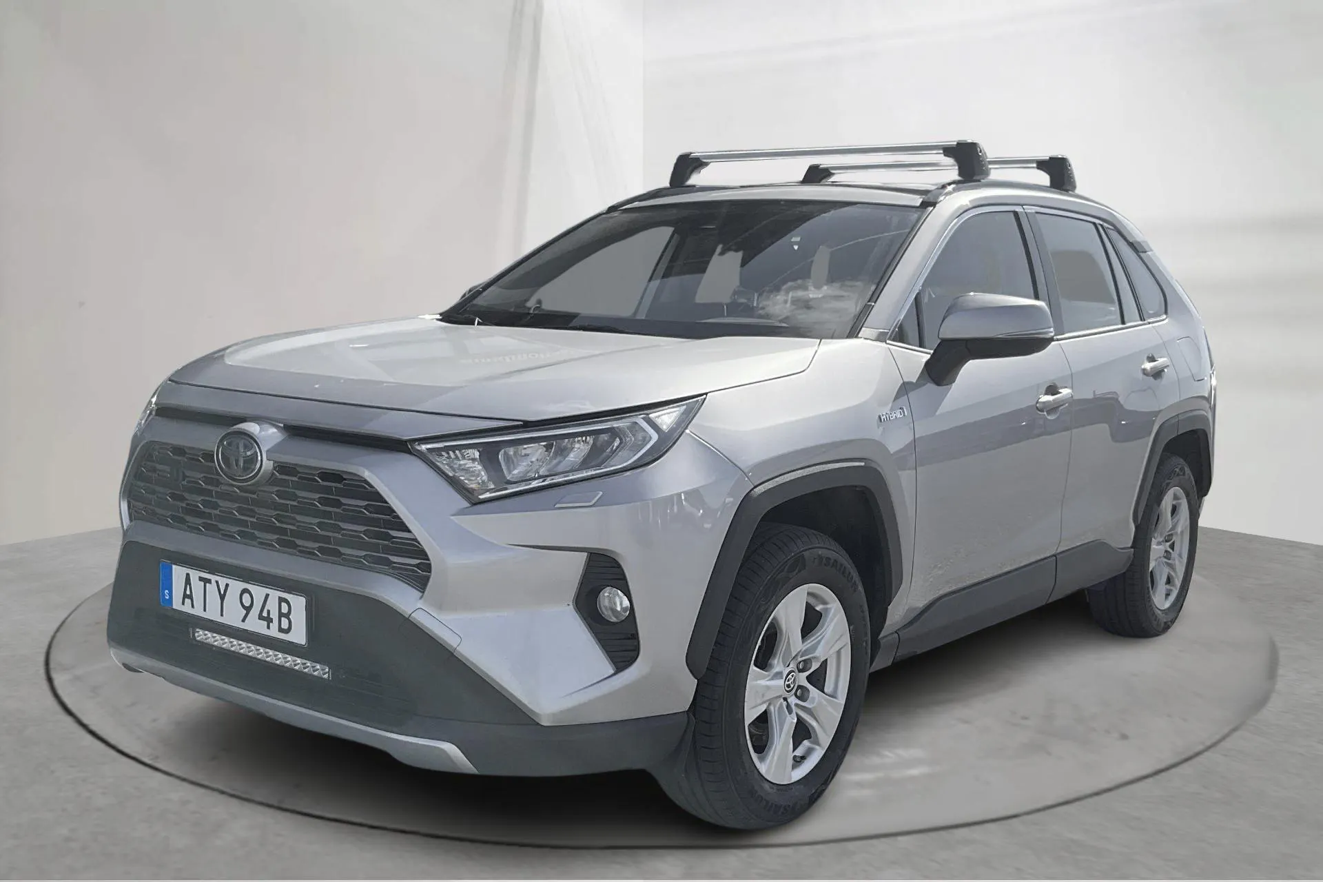 Presentationsfoto 1 av 15: Toyota RAV4 2.5 HSD AWD (222hk) - 13 551 mil - Automat - silver - 2020