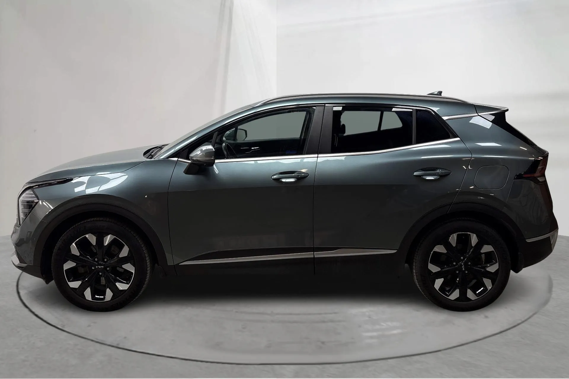 Presentationsfoto 2 av 17: KIA Sportage PHEV AWD (265hk) - 3 683 mil - Automat - grå - 2023