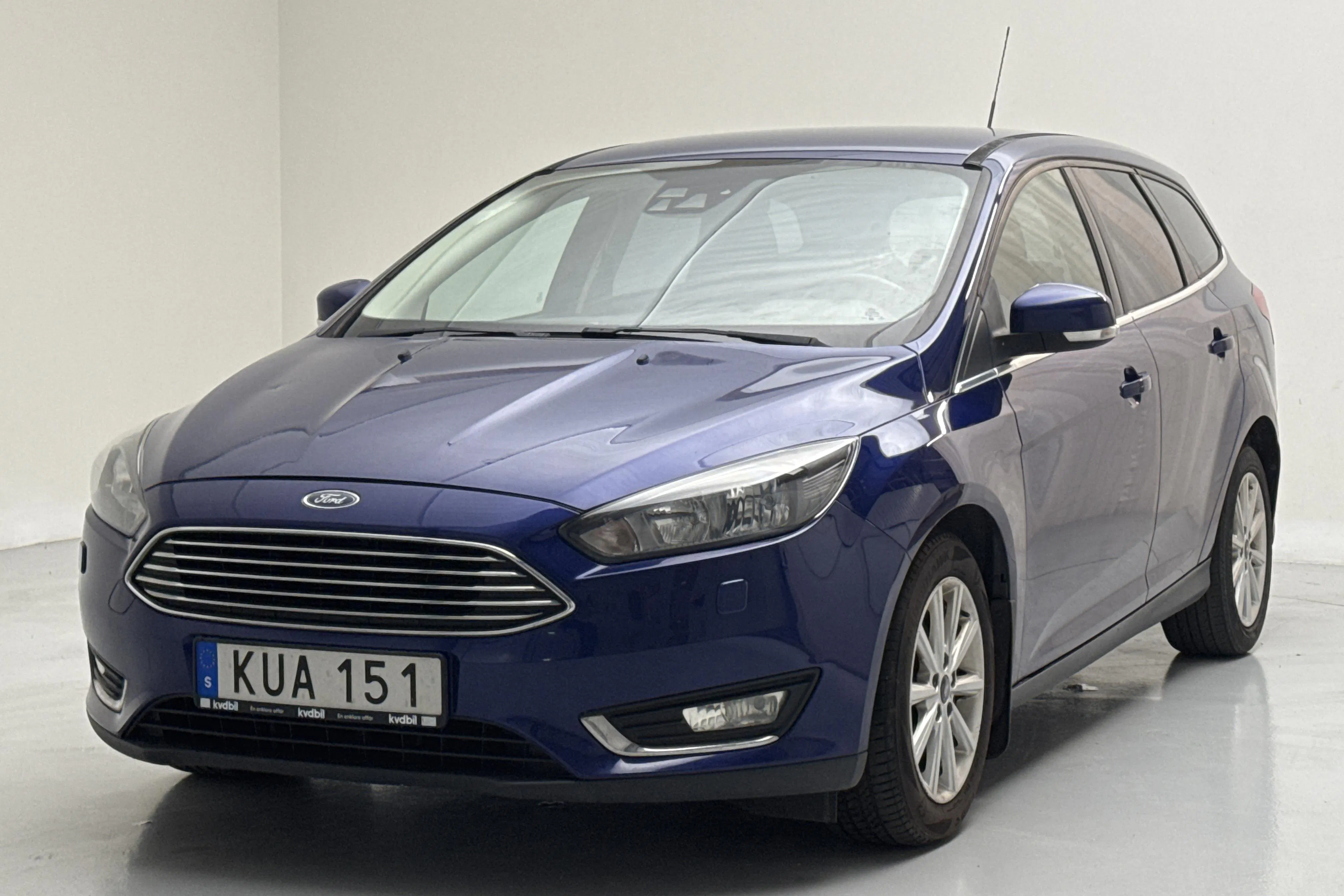 Presentation photo 1 of 11: Ford Focus 1.0 EcoBoost Kombi (100hk) - 201 560 km - Manual - blue - 2015