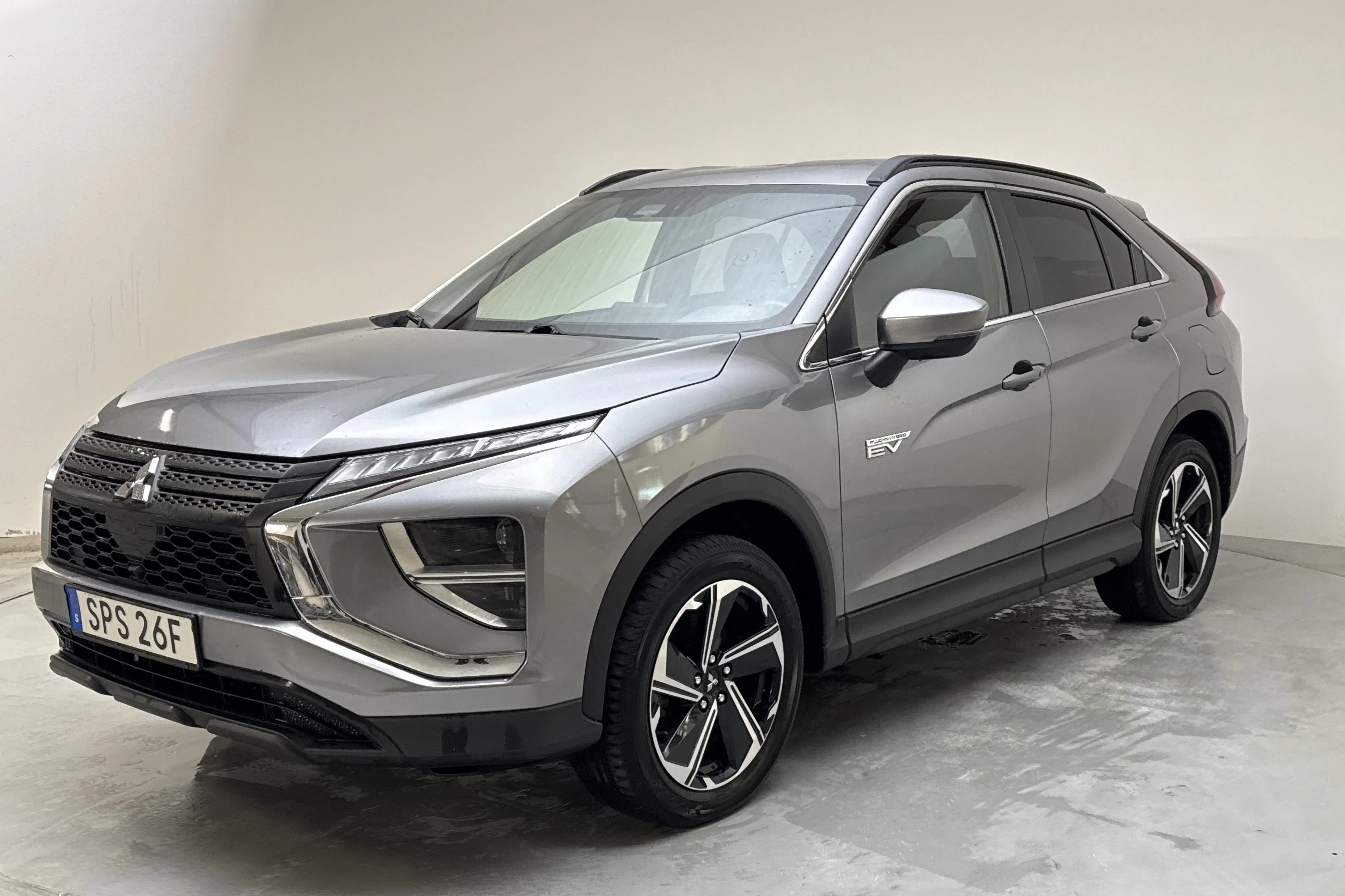 Presentationsfoto 1 av 17: Mitsubishi Eclipse Cross 2.4 PHEV 4WD (185hk) - 8 051 mil - Automat - grå - 2021