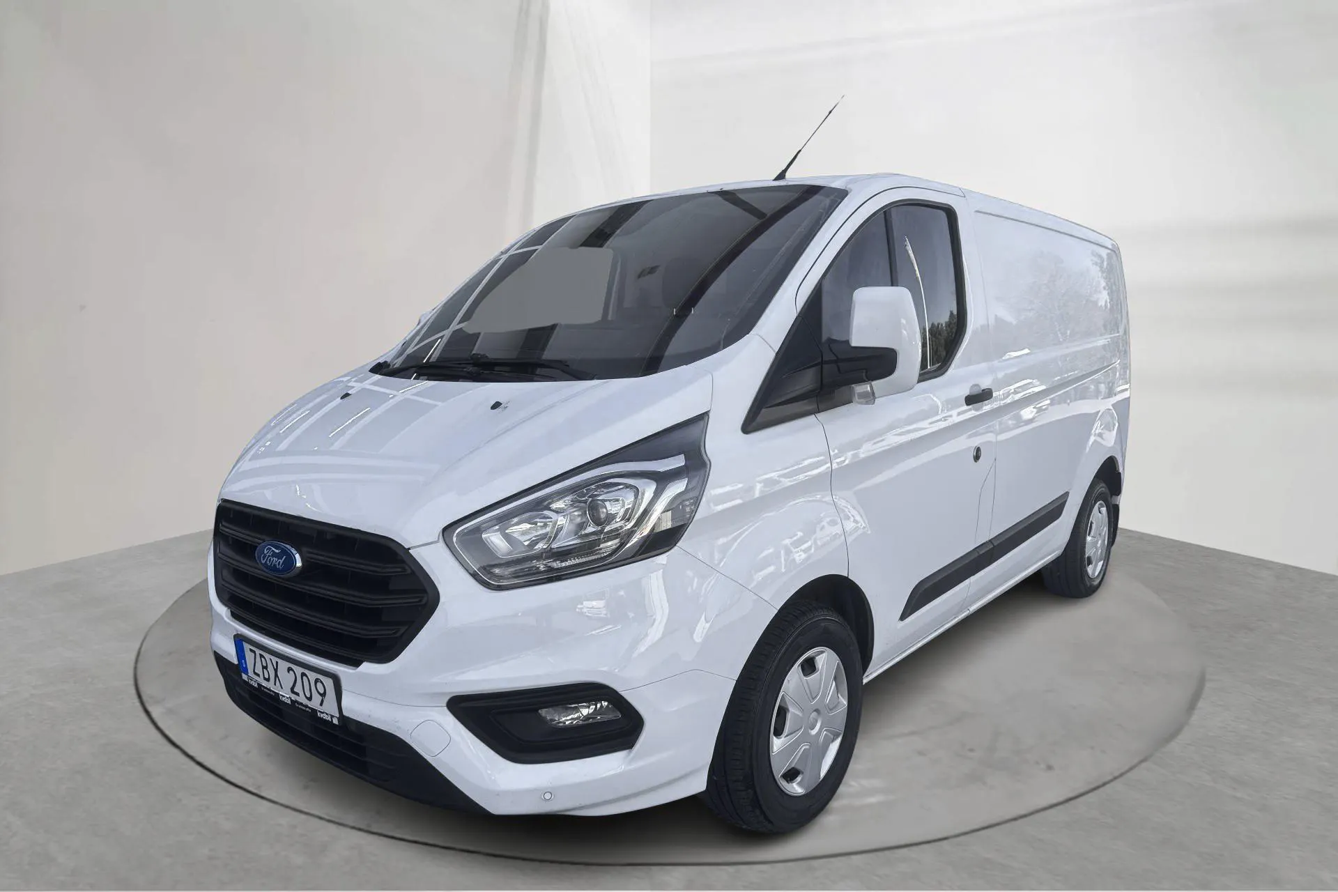 Presentation photo 1 of 14: Ford Transit Custom 280 (105hk) - 237 340 km - Manual - white - 2019