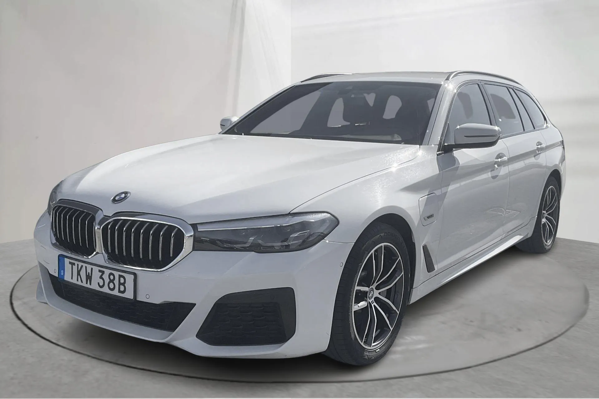 BMW 530e xDrive Touring, G31 12kWh LCI (292hk)