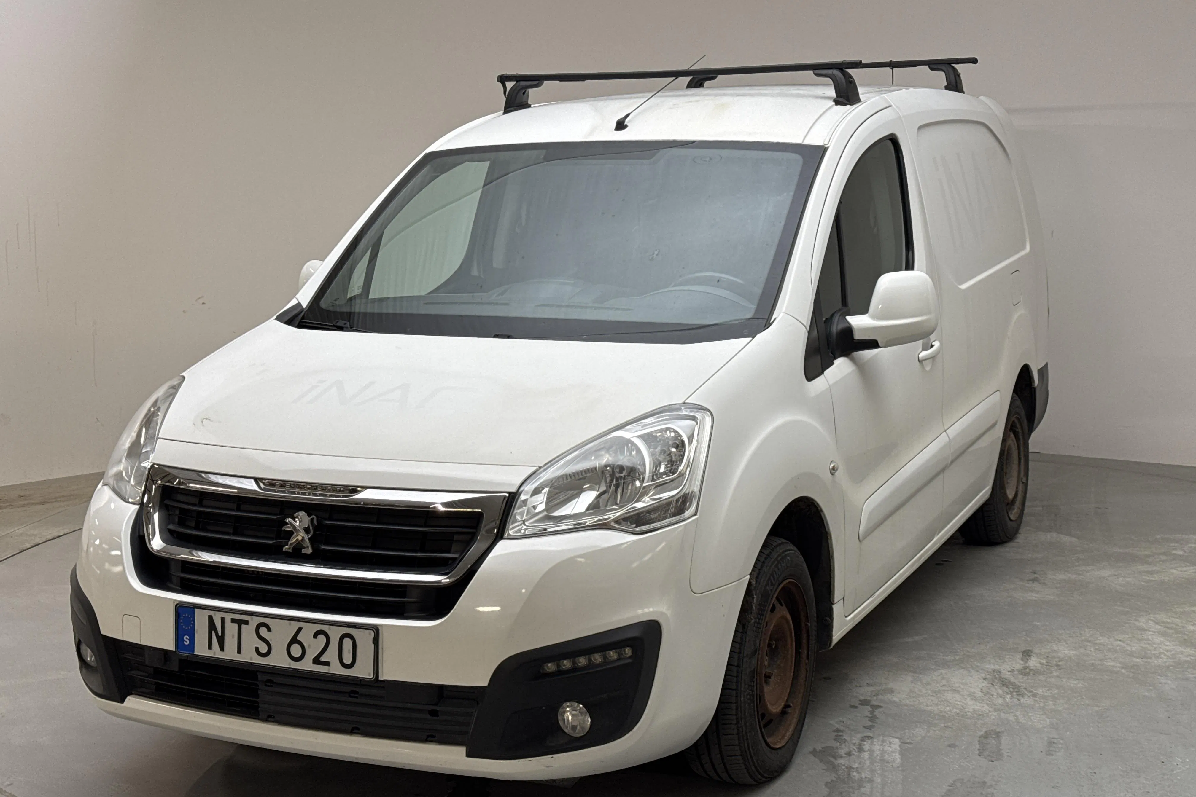 Presentationsfoto 1 av 11: Peugeot Partner 1.6 BlueHDI Skåp (100hk) - 5 182 mil - Manuell - vit - 2015