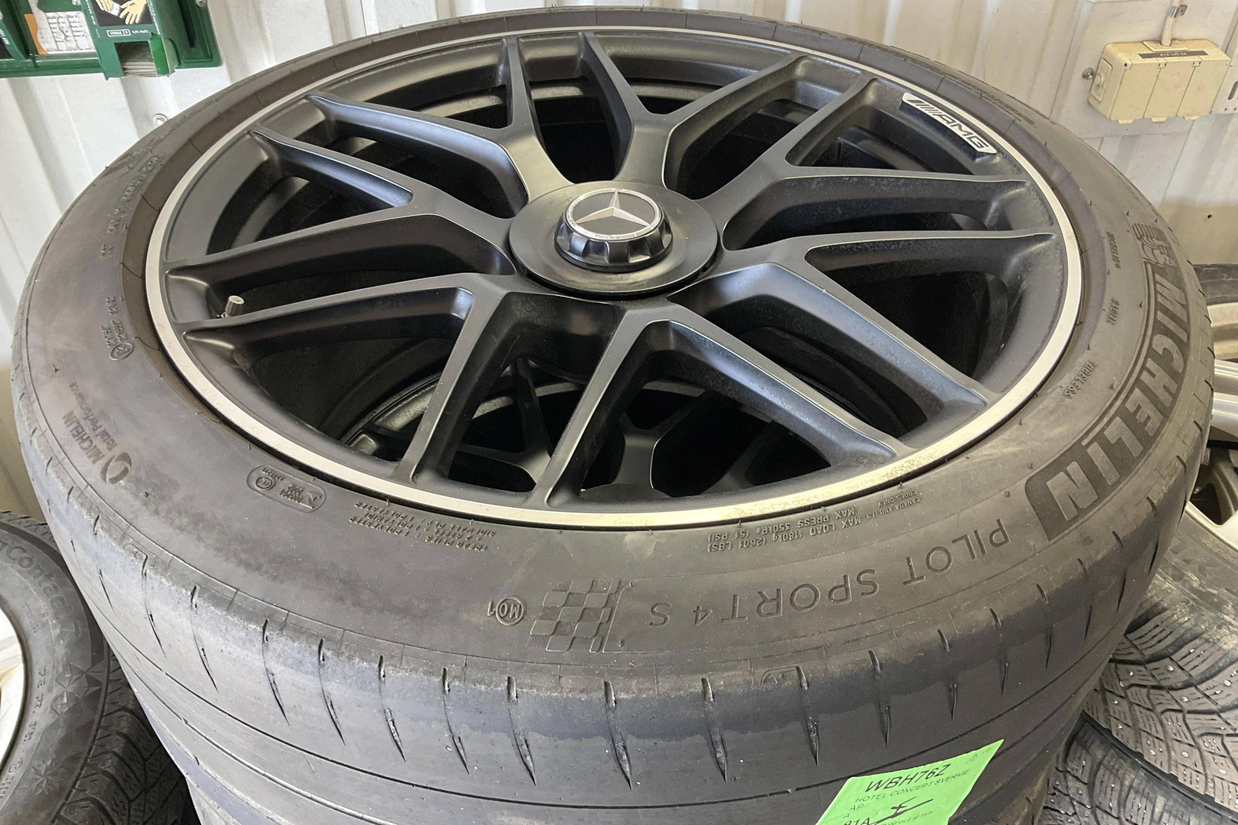 Presentationsfoto 28 av 28: Mercedes GLE 53 Hybrid AMG 4MATIC+ V167 (544hk) - 10 473 mil - Automat - grå - 2024