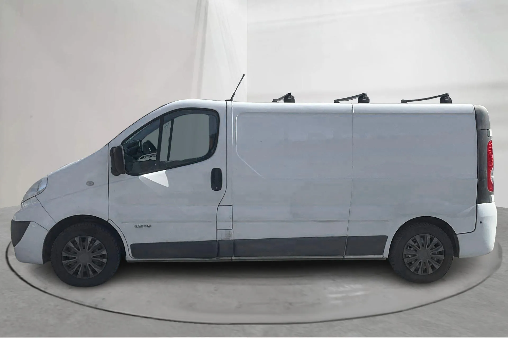 Presentationsfoto 2 av 13: Renault Trafic 2.0 dCi Skåp (115hk) - 18 903 mil - Manuell - vit - 2014