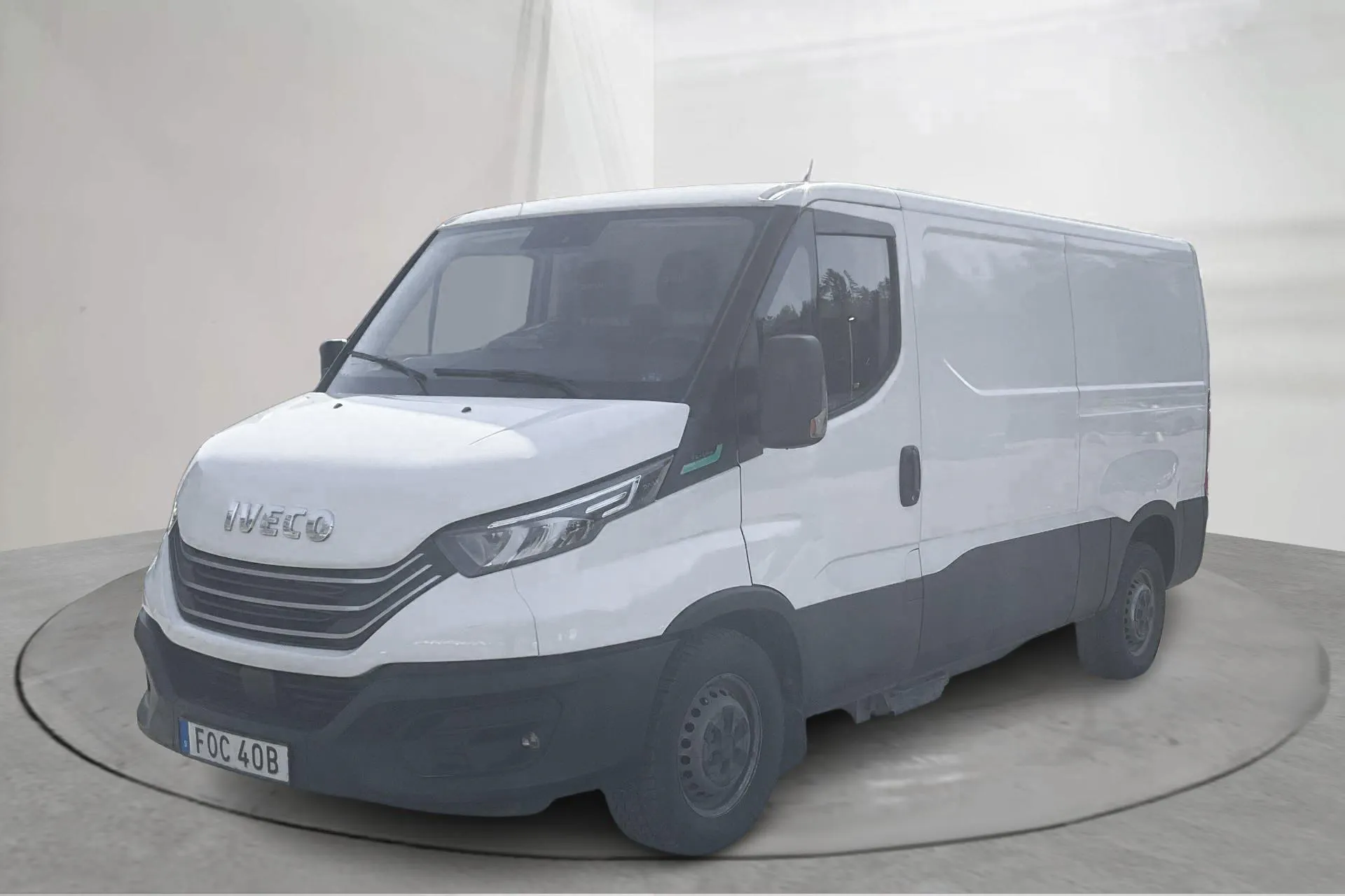 Zdjęcie prezentacyjne 1 z 12: Iveco Daily 35 3.0 CNG (136hk) - 77 380 km - Automatyczna - biały - 2022
