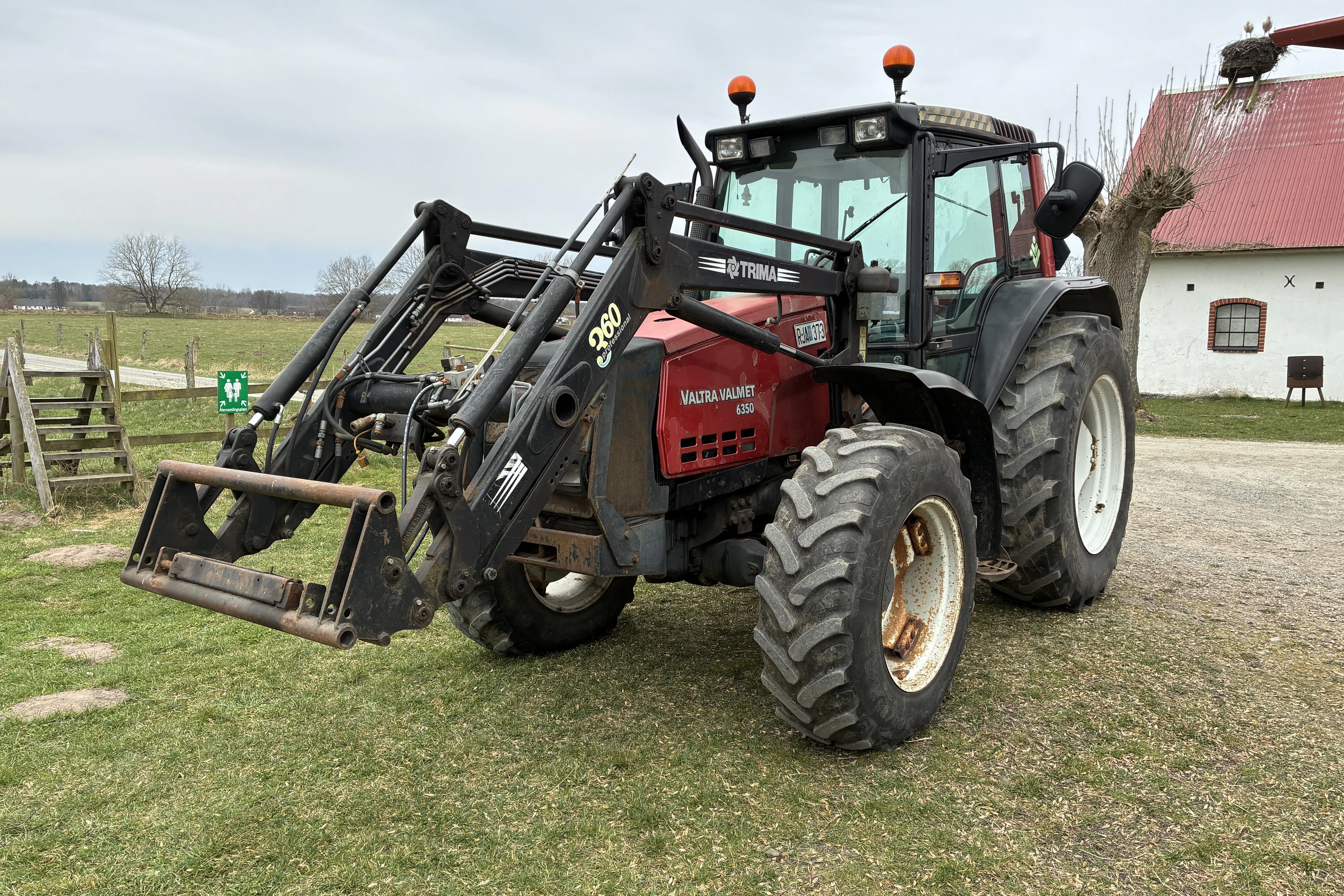 Presentationsfoto 1 av 44: VALTRA VALMET 6350-4 - 0 km - Manuell - 2000