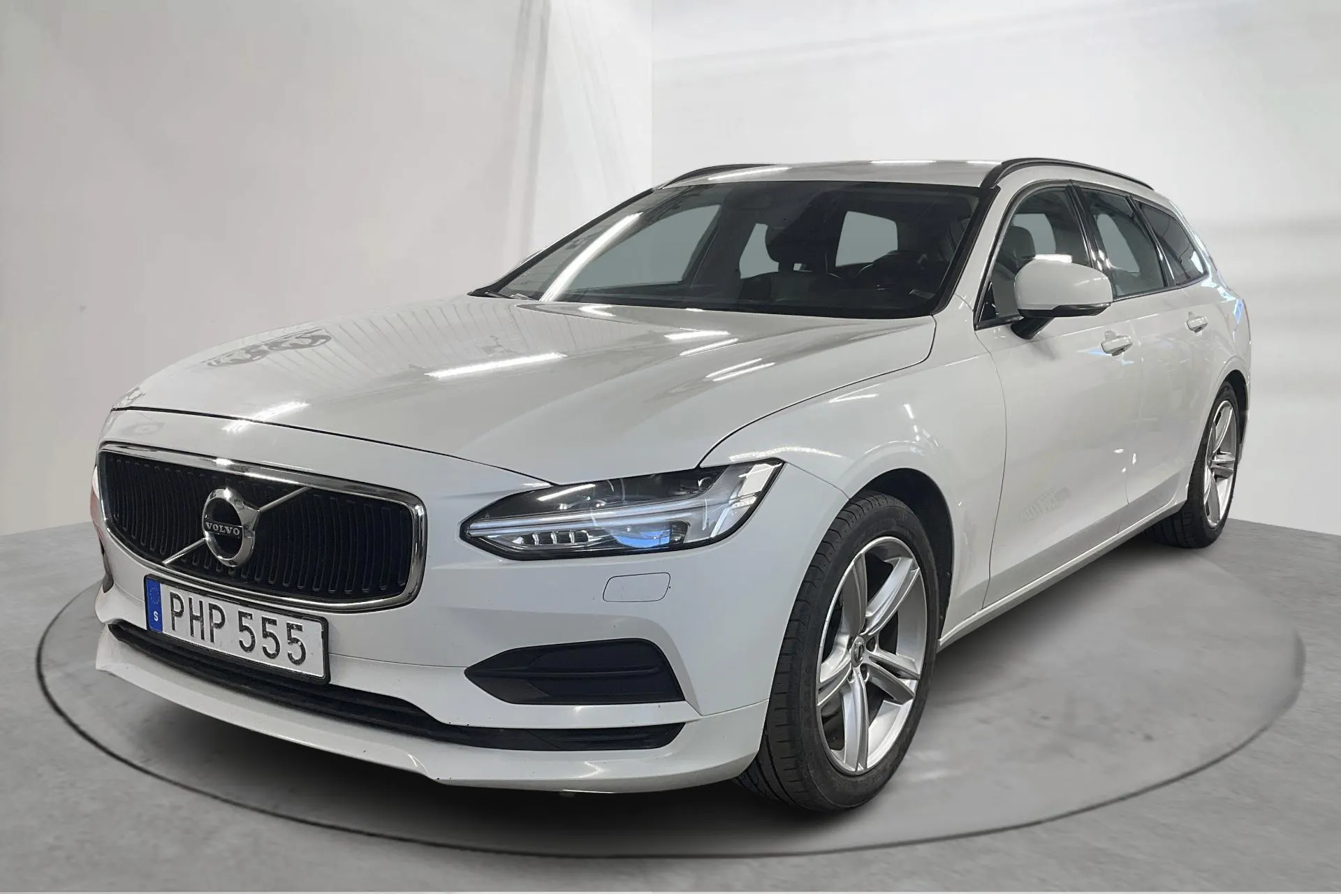 Presentationsfoto 1 av 16: Volvo V90 D3 (150hk) - 24 881 mil - Automat - vit - 2017