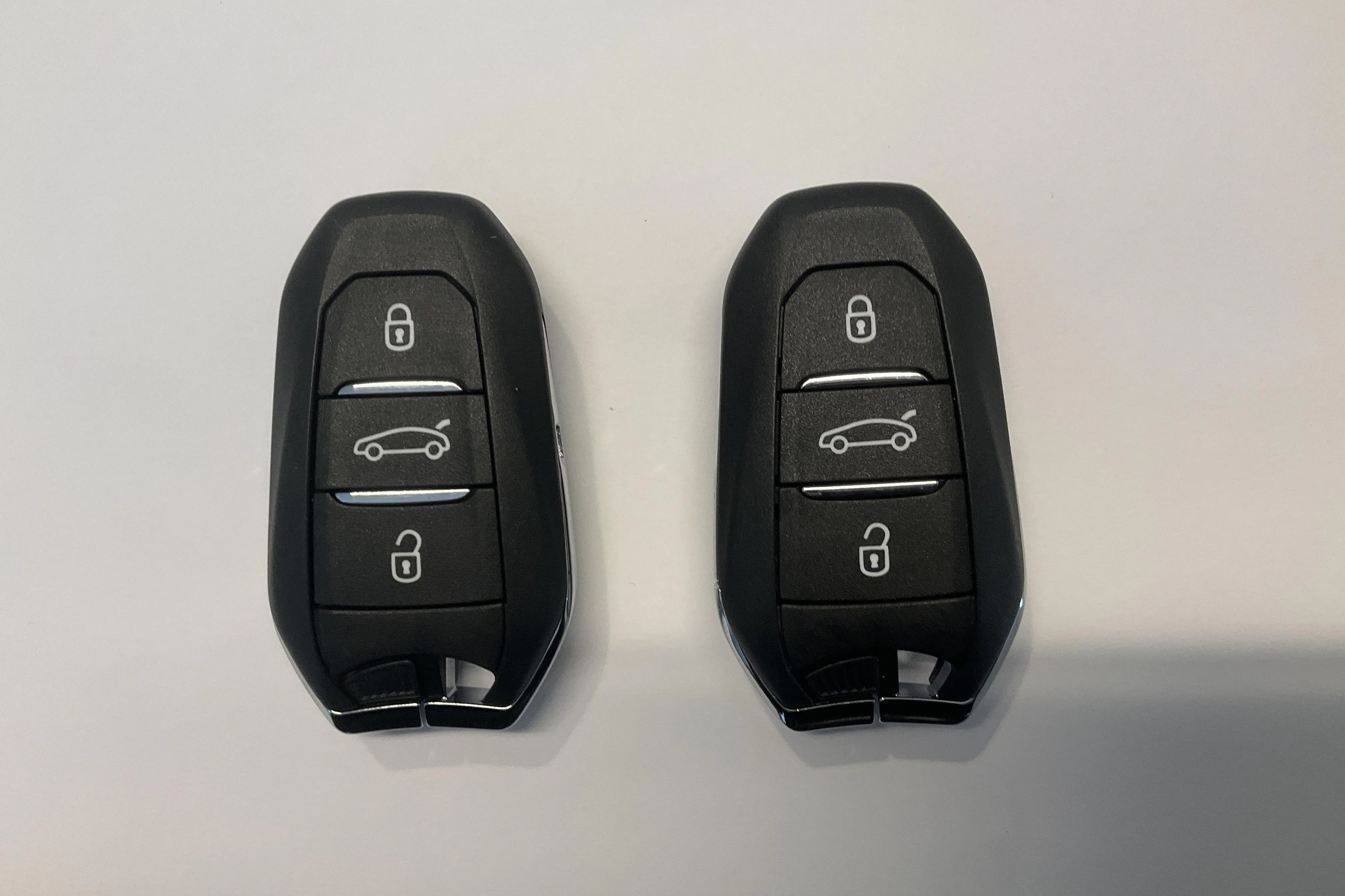 Presentationsfoto 15 av 15: Peugeot 408 PureTech (130hk) - 1 288 mil - Automat - vit - 2024
