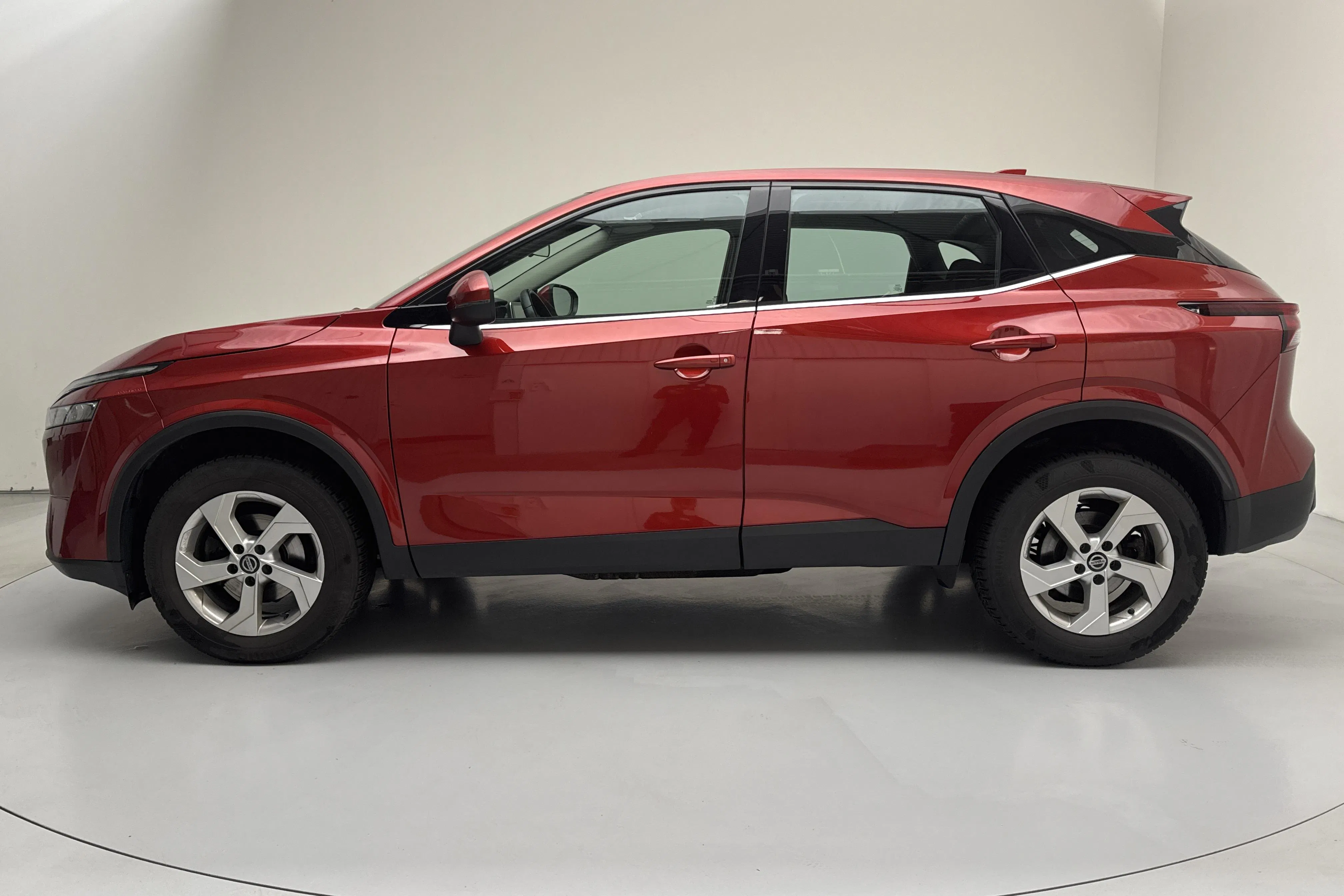 Presentation photo 2 of 14: Nissan Qashqai 1.3 MHEV (158hk) - 42 590 km - Automatic - red - 2023