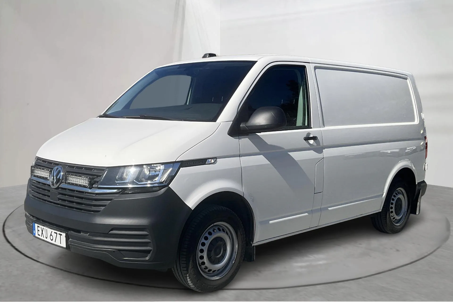 Presentationsfoto 1 av 13: VW Transporter T6 2.0 TDI BMT Skåp (150hk) - 12 062 mil - Automat - vit - 2020