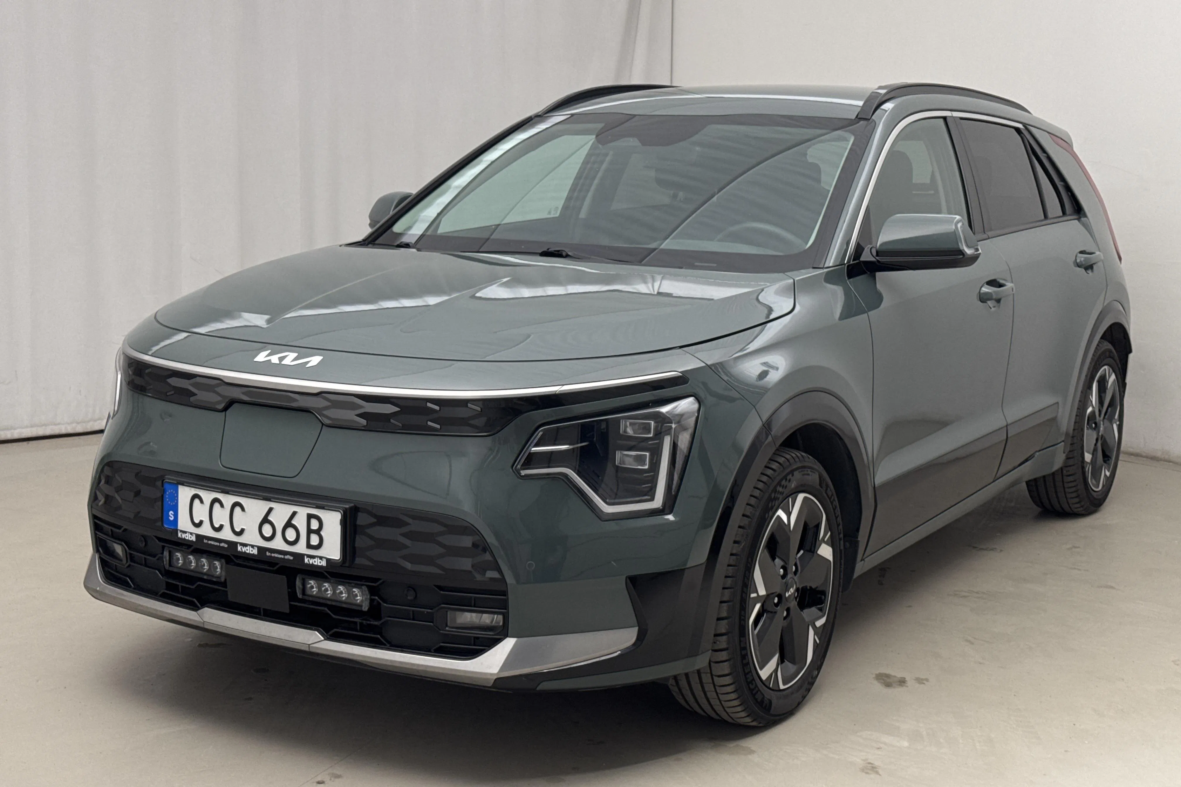 Presentation photo 1 of 20: KIA Niro EV 65kWh (204hk) - 59 570 km - Automatic - green - 2023