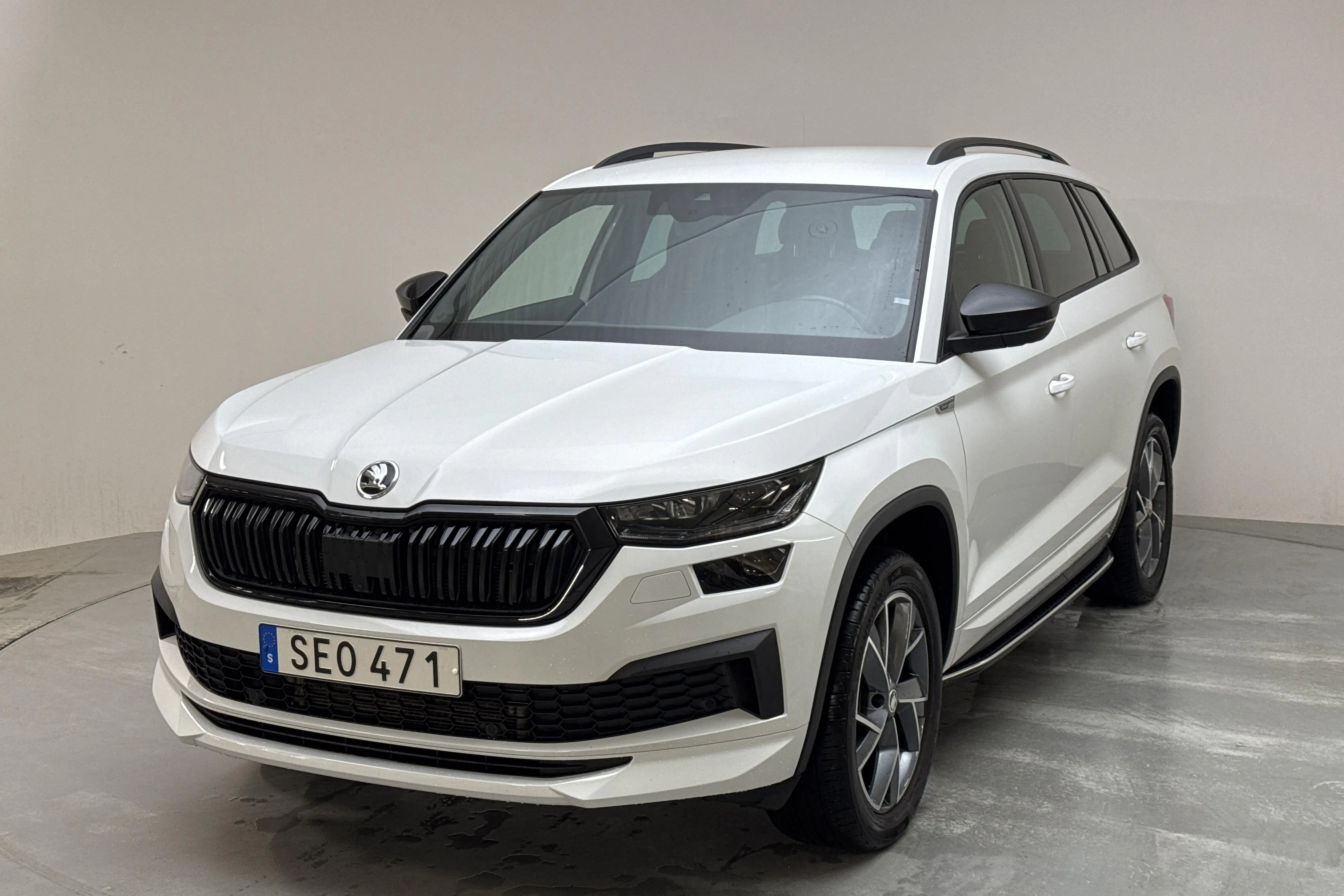 Presentationsfoto 1 av 13: Skoda Kodiaq 2.0 TDI 4X4 (200hk) - 6 568 mil - Automat - vit - 2024