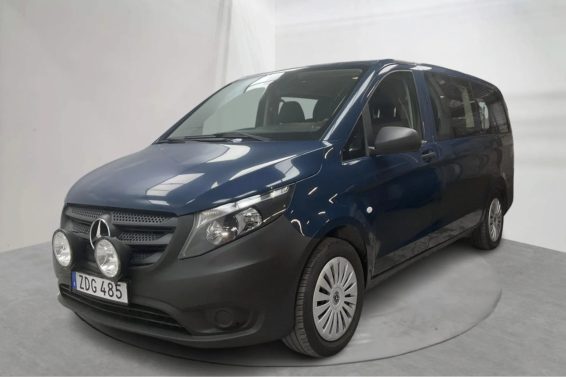 Presentation photo 1 of 16: Mercedes Vito Tourer 114 CDI 4MATIC W640 (136hk) - 80 530 km - Automatic - blue - 2018