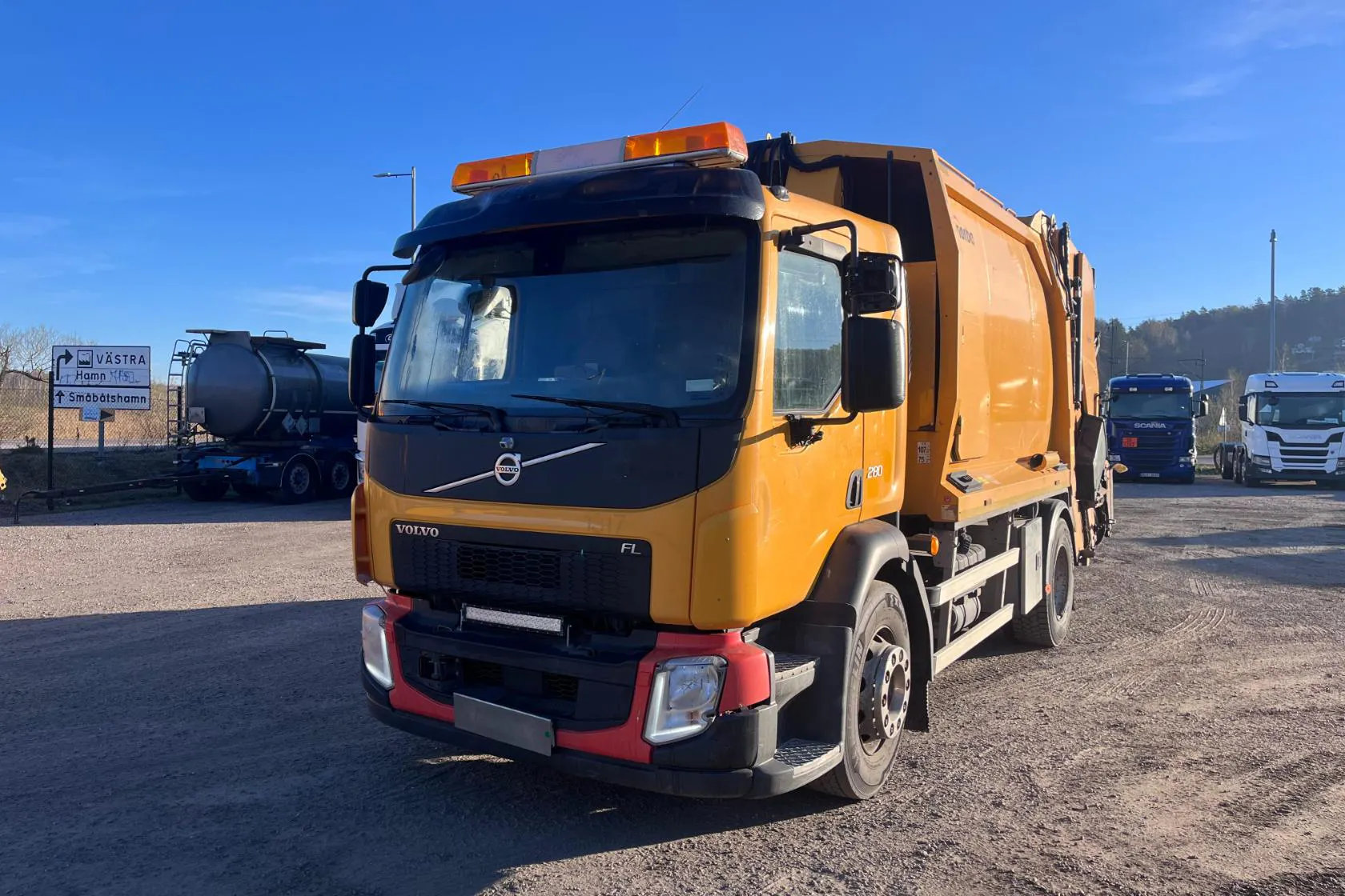 Presentationsfoto 1 av 104: VOLVO FL280 - 150 925 km - Automat - gul - 2018