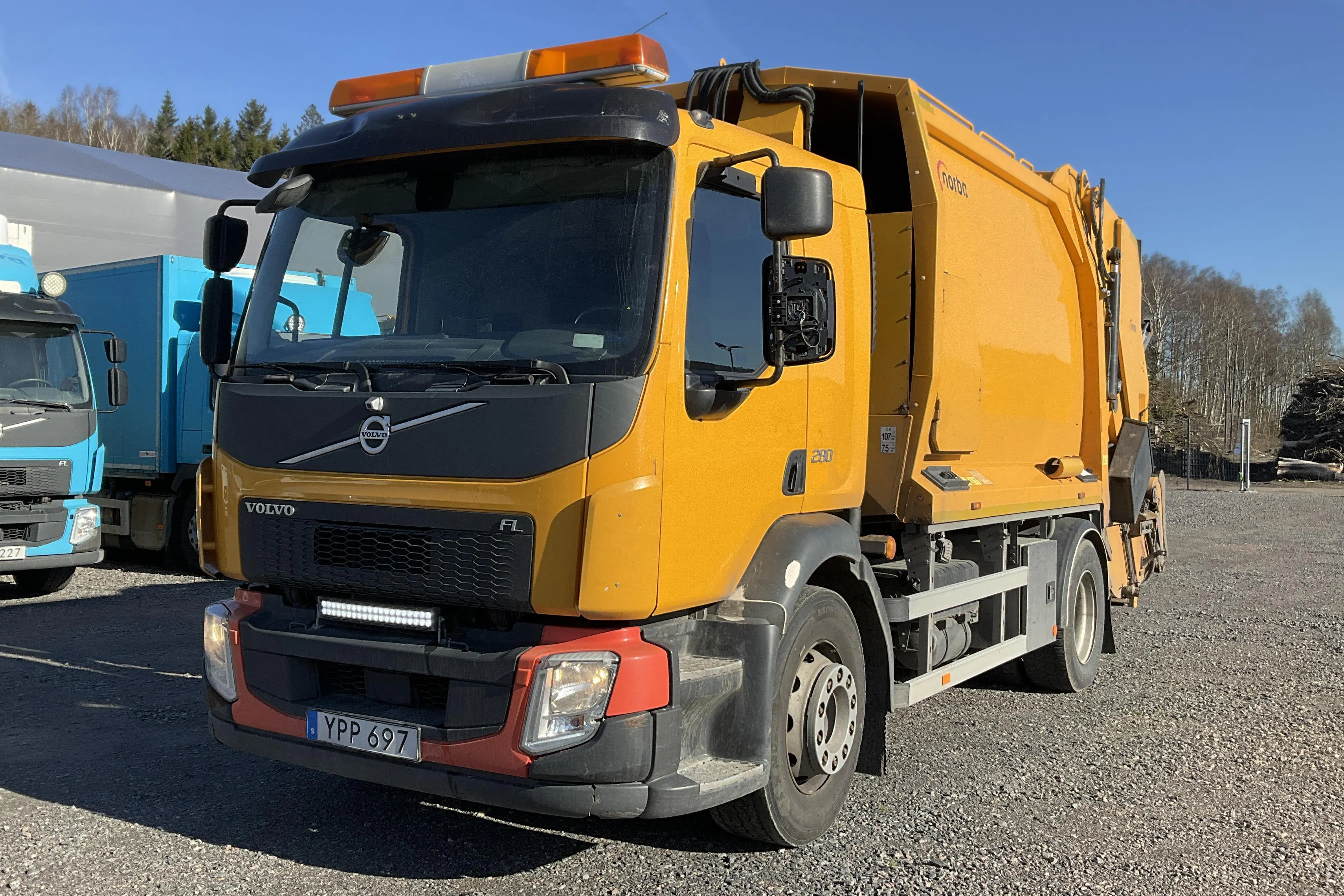 Presentationsfoto 1 av 44: VOLVO FL280 - 154 442 km - Automat - gul - 2018