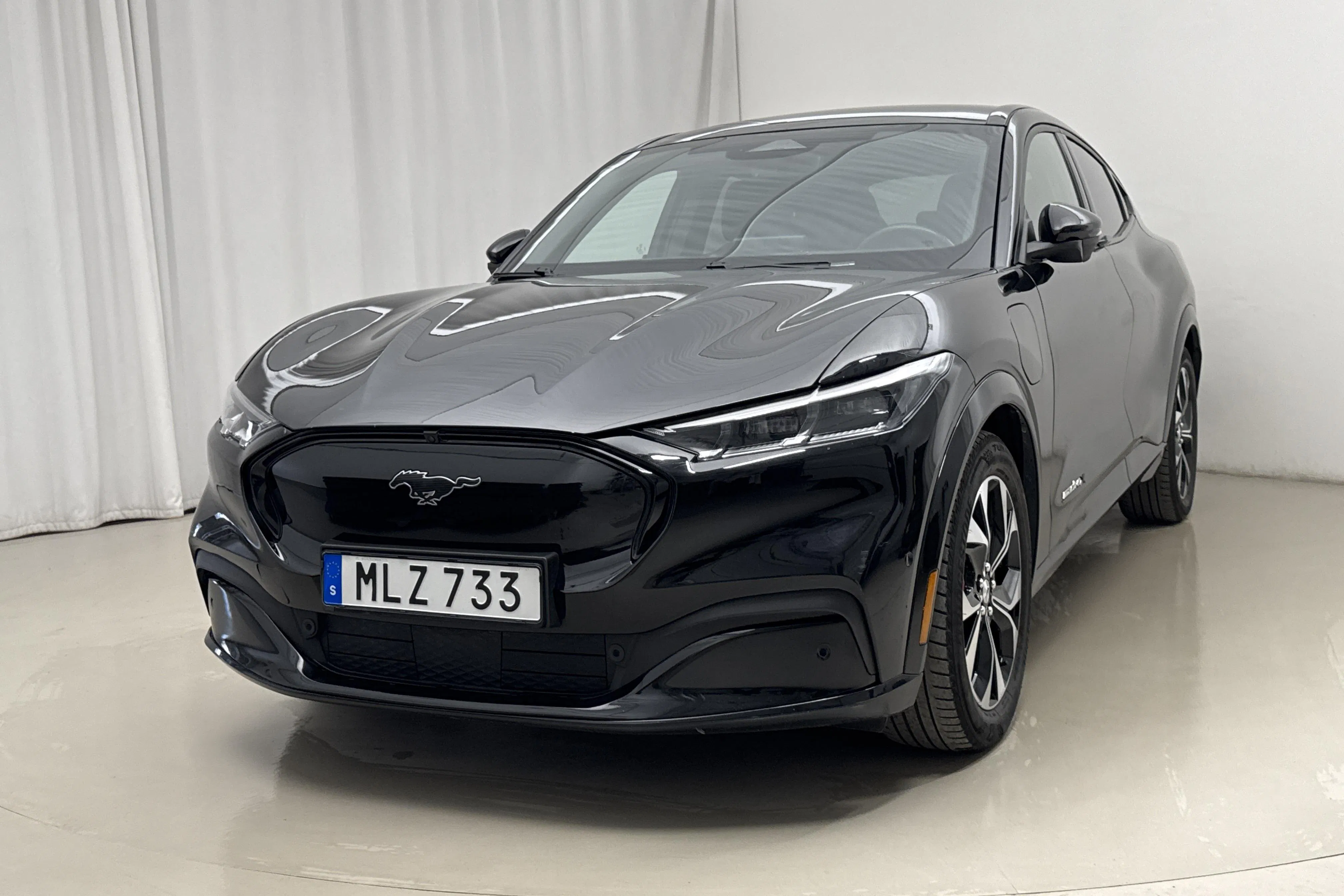 Ford Mustang Mach-E AWD (351hk)