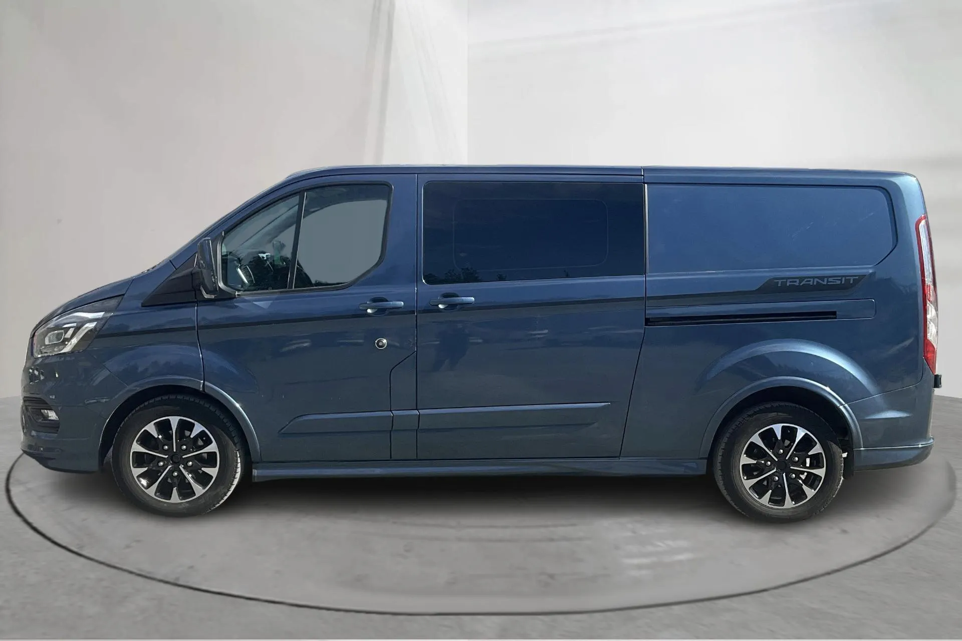 Presentation photo 2 of 14: Ford Transit Custom 290 Sportsvan (185hk) - 106 180 km - Automatic - blue - 2022