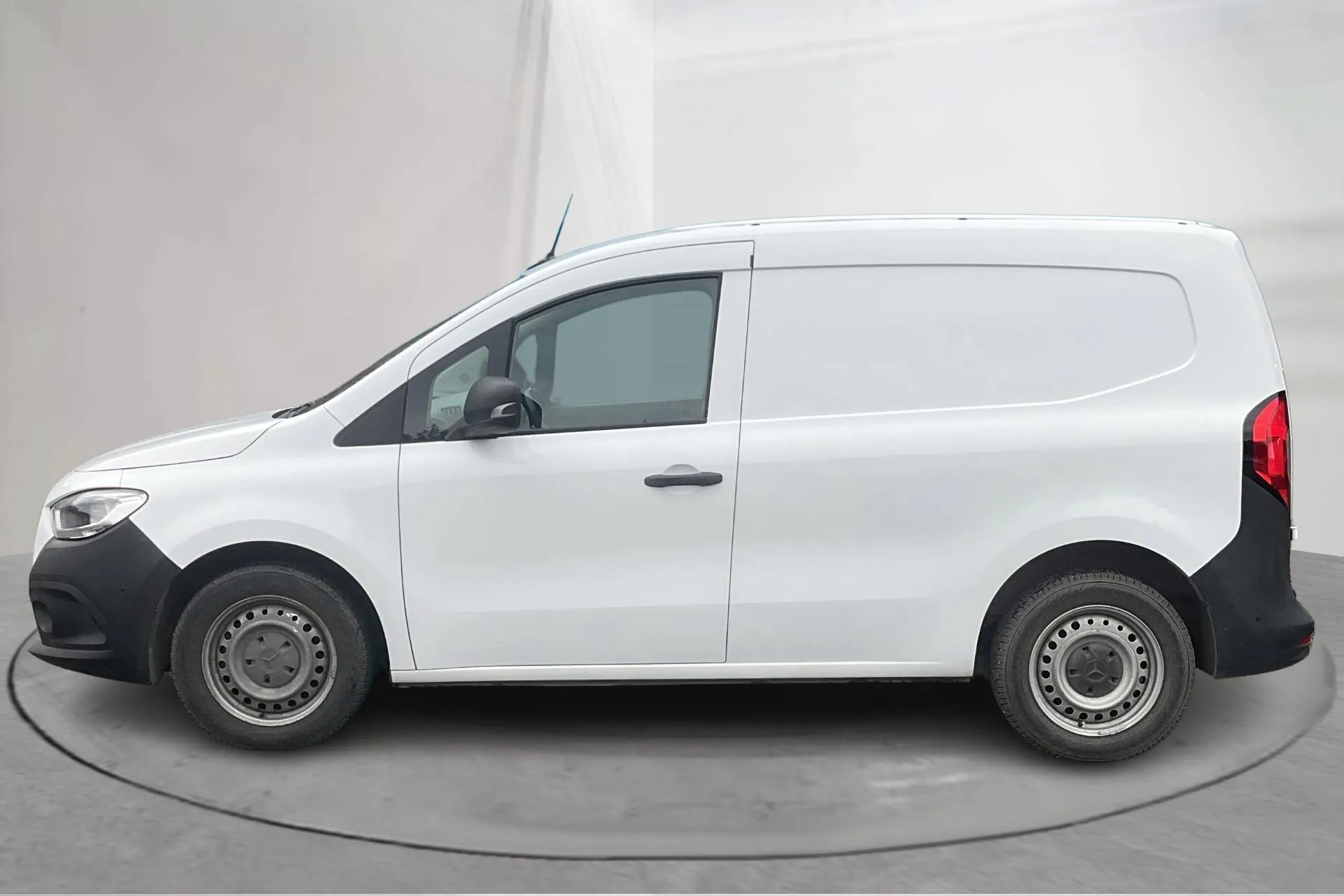 Presentationsfoto 2 av 15: Mercedes Citan 110 1.5 CDI (95hk) - 2 010 mil - Automat - vit - 2024