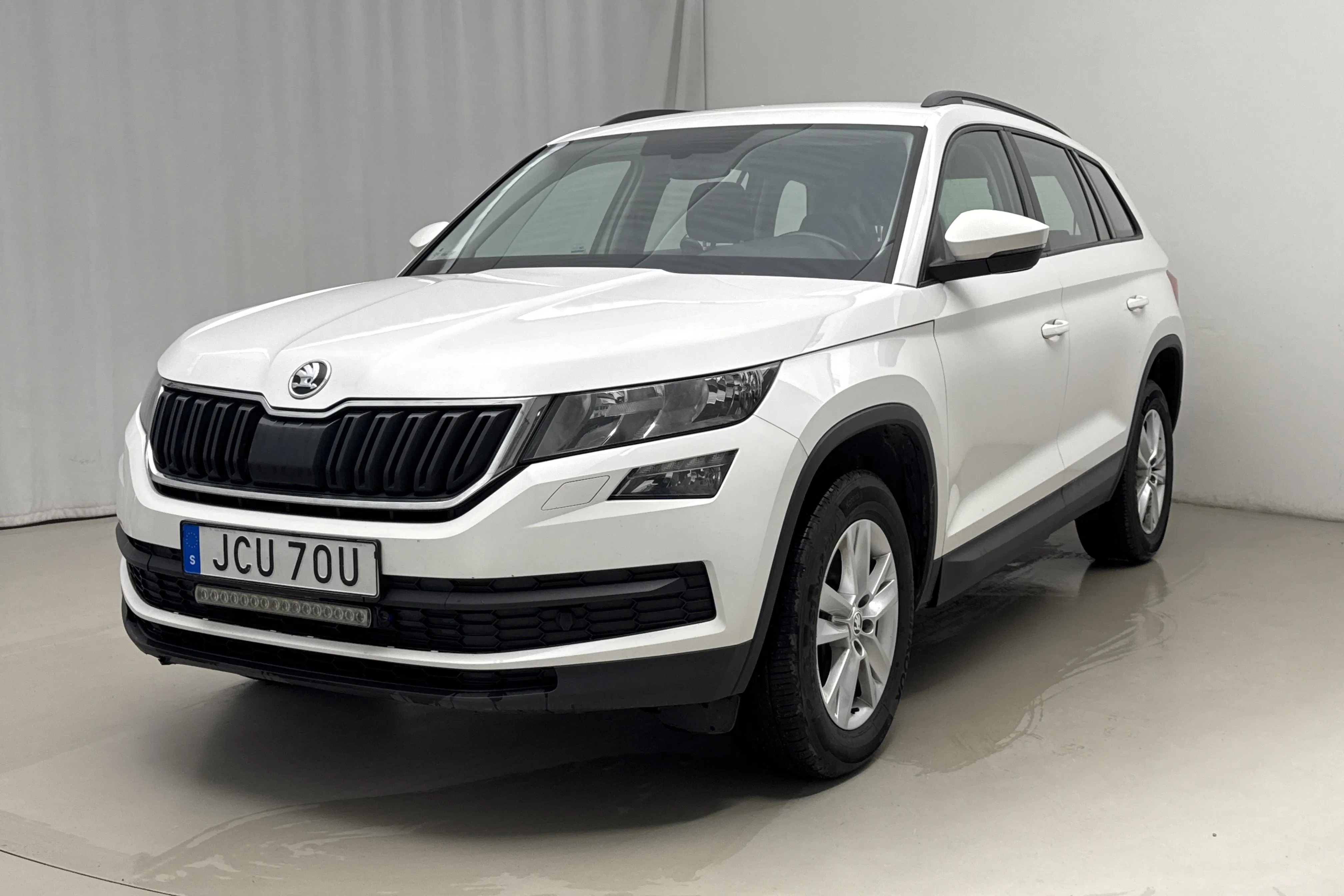 Presentationsfoto 1 av 16: Skoda Kodiaq 2.0 TDI 4X4 (150hk) - 27 056 mil - Manuell - vit - 2020