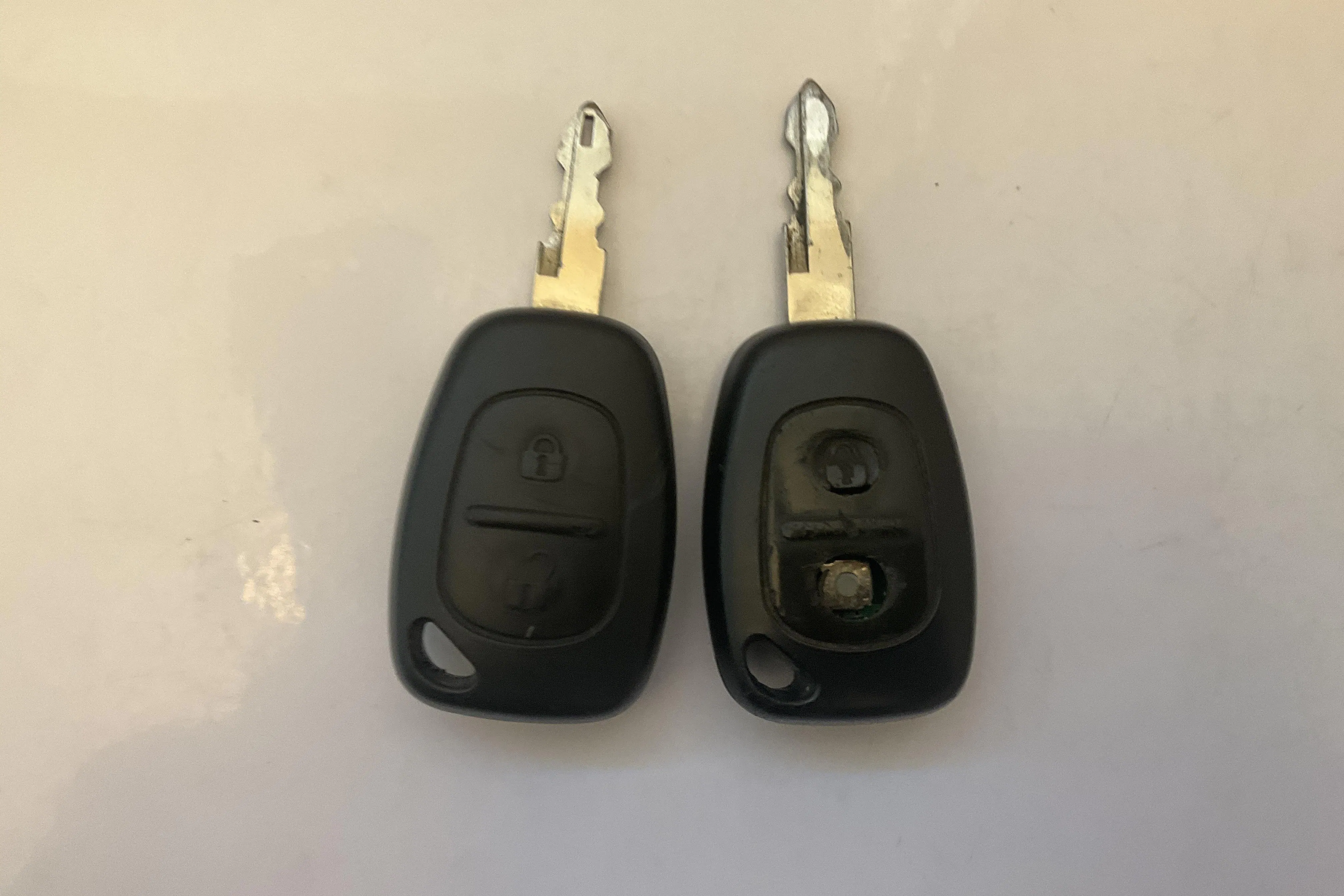 Presentationsfoto 10 av 10: Renault Master 2.5 dCi Volymskåp (120hk) - 22 463 mil - Manuell - vit - 2007