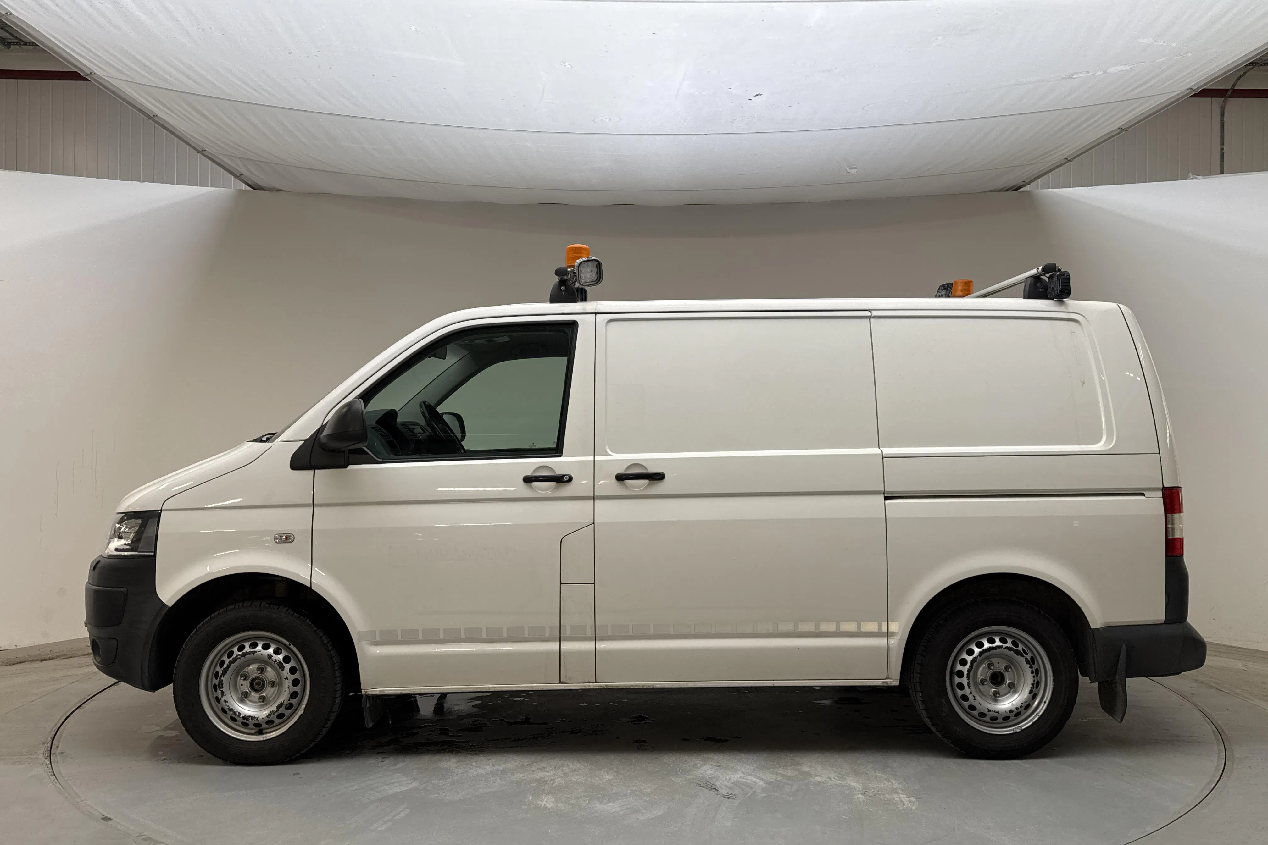 Presentation photo 2 of 13: VW Transporter T5 2.0 TDI (140hk) - 101 620 km - Automatic - white - 2014