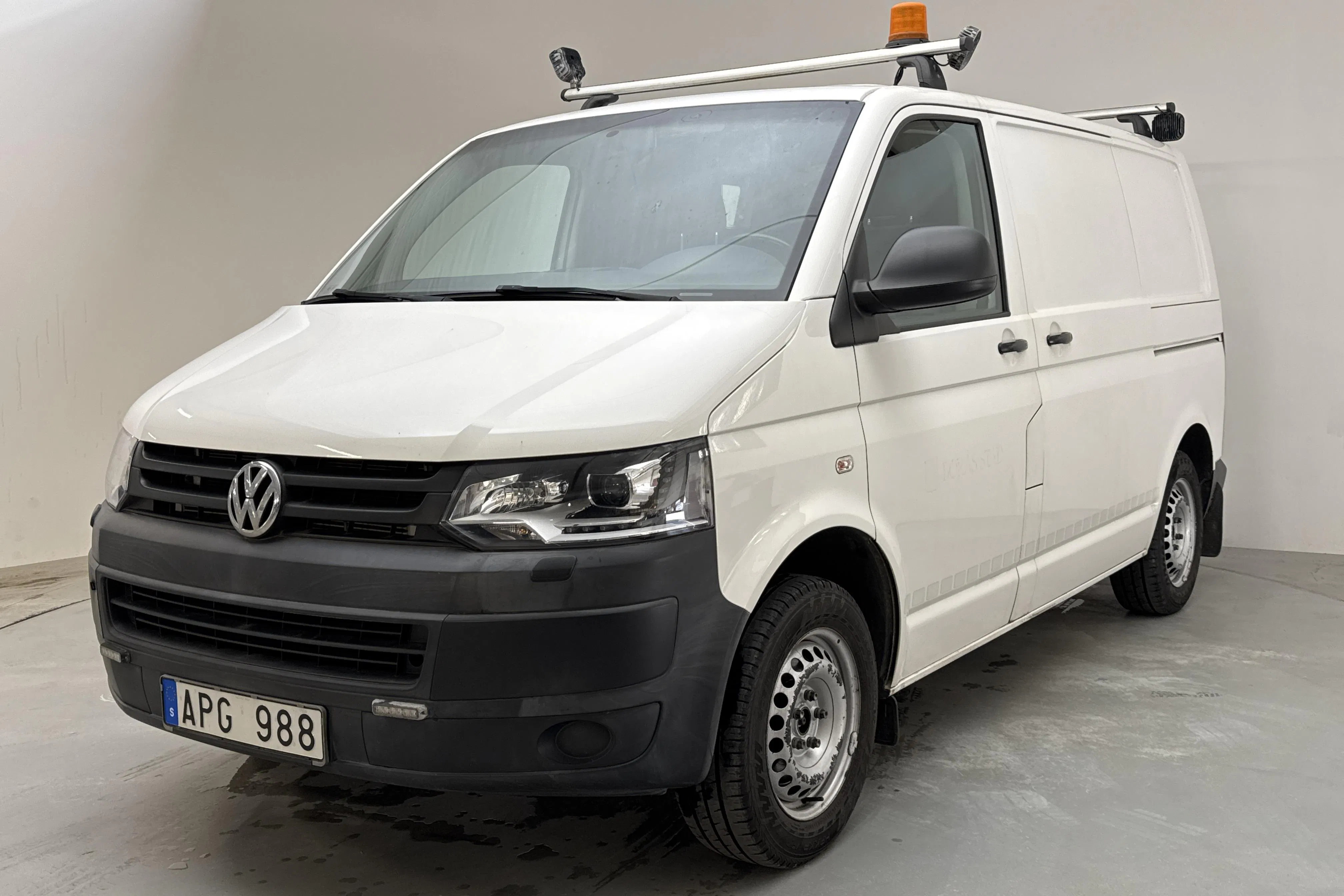 Presentation photo 1 of 13: VW Transporter T5 2.0 TDI (140hk) - 101 620 km - Automatic - white - 2014
