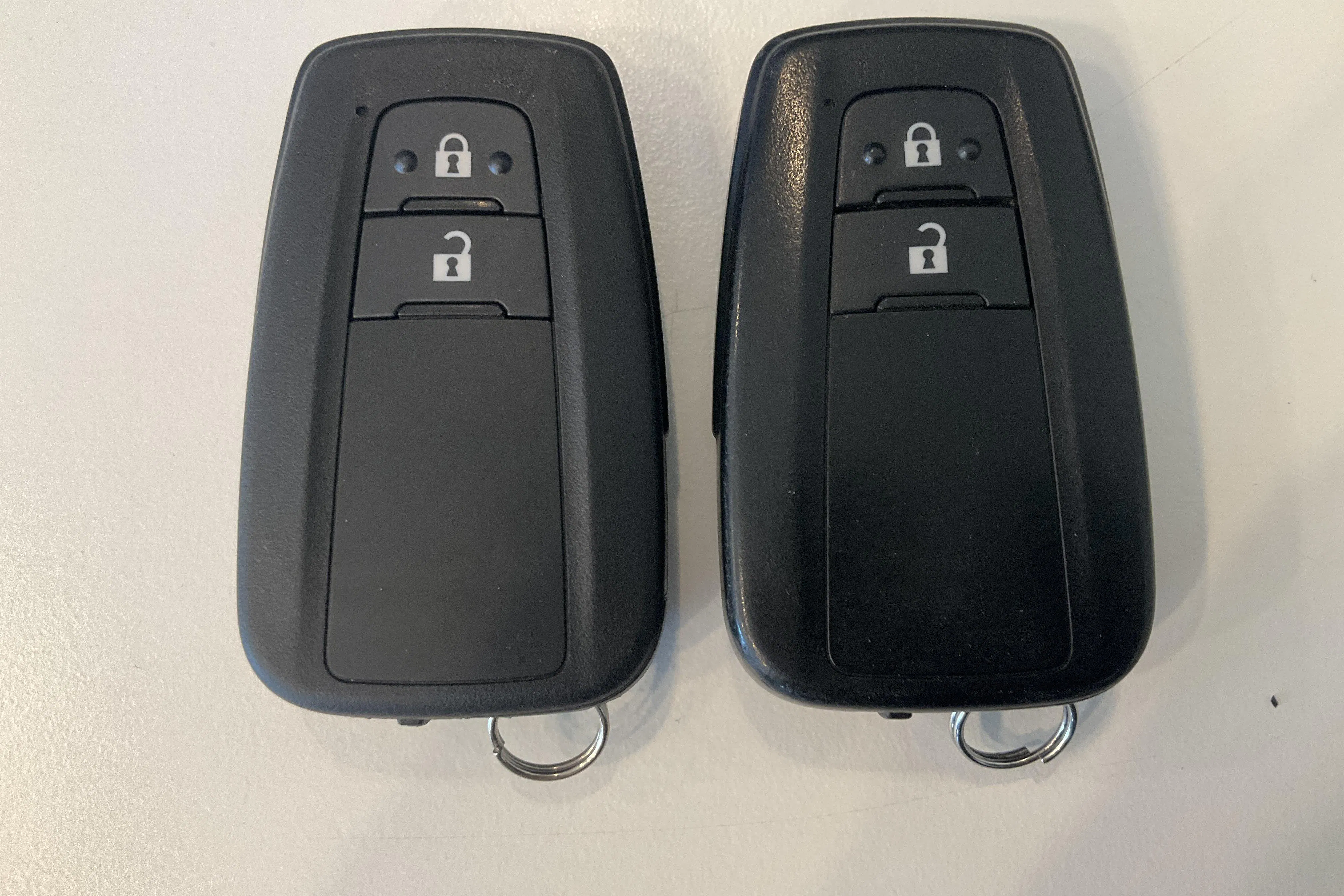 Zdjęcie prezentacyjne 22 z 22: Toyota C-HR 2.0 HSD (184hk) - 90 730 km - Automatyczna - biały - 2023