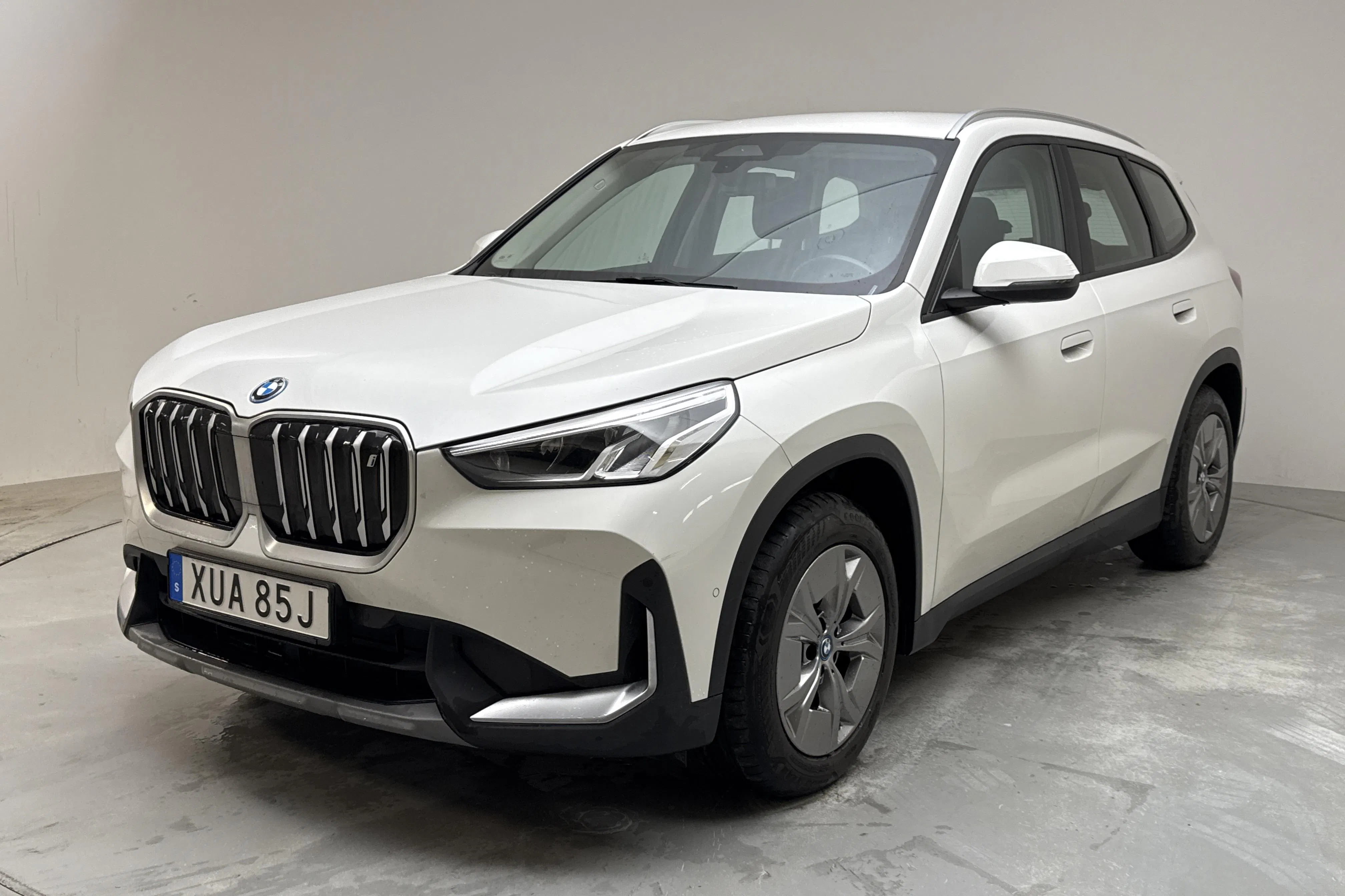 BMW iX1 xDrive30, U11 (313hk)