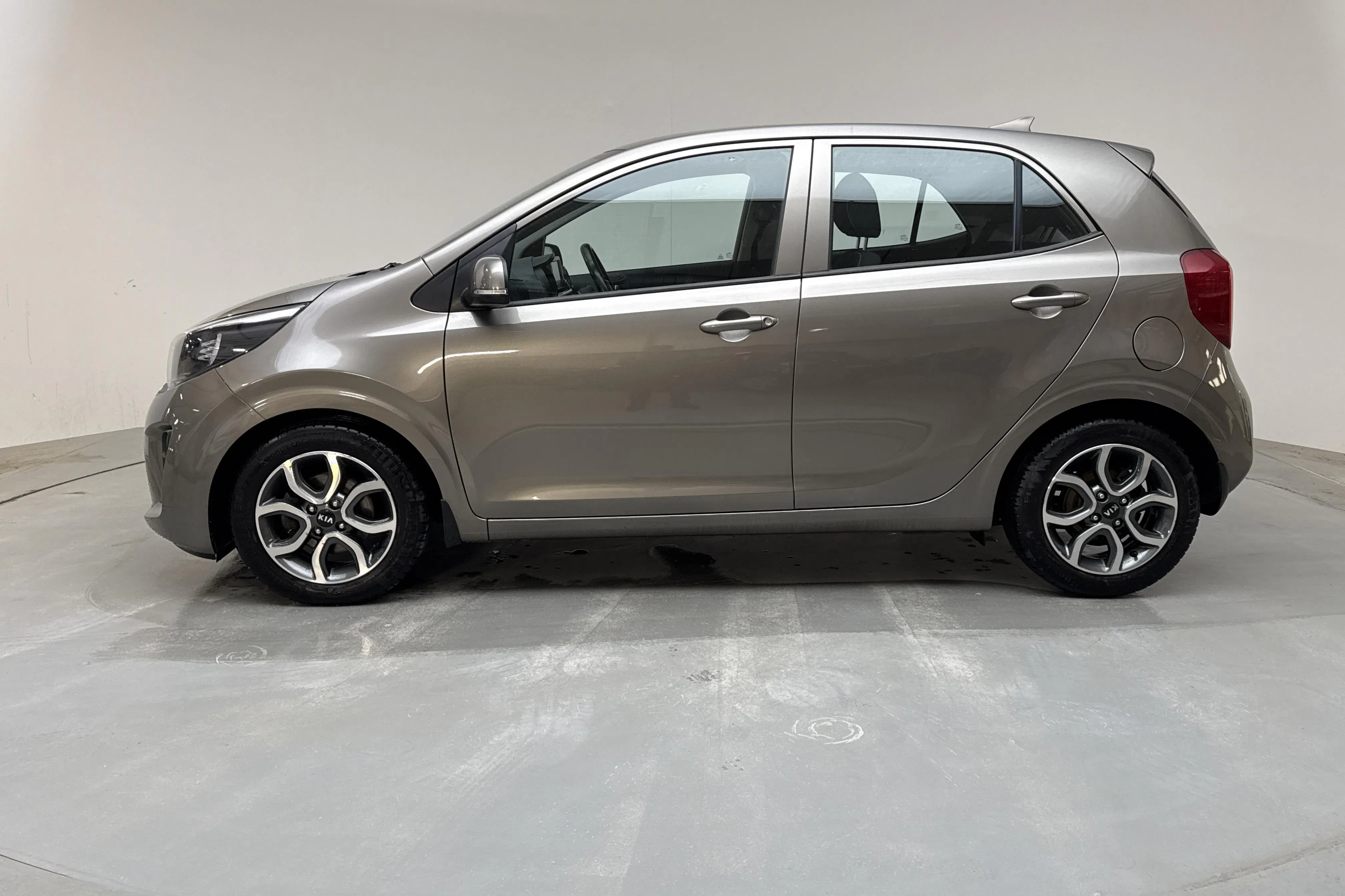 Presentationsfoto 2 av 13: KIA Picanto 1.2 5dr (84hk) - 3 539 mil - Automat - grå - 2018