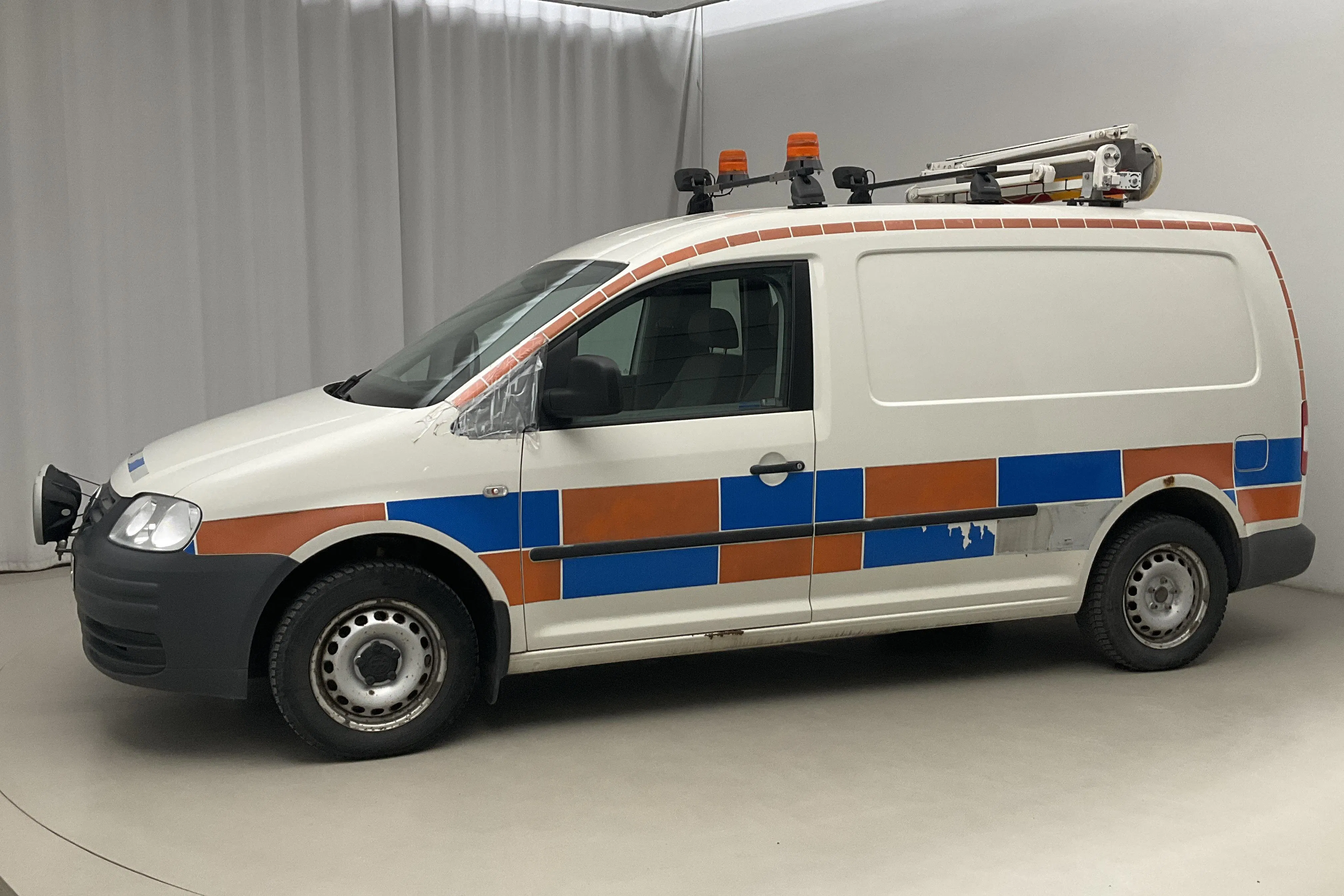 Presentation photo 2 of 17: VW Caddy 2.0 Ecofuel Maxi Skåp (109hk) - 134 560 km - Manual - white - 2010