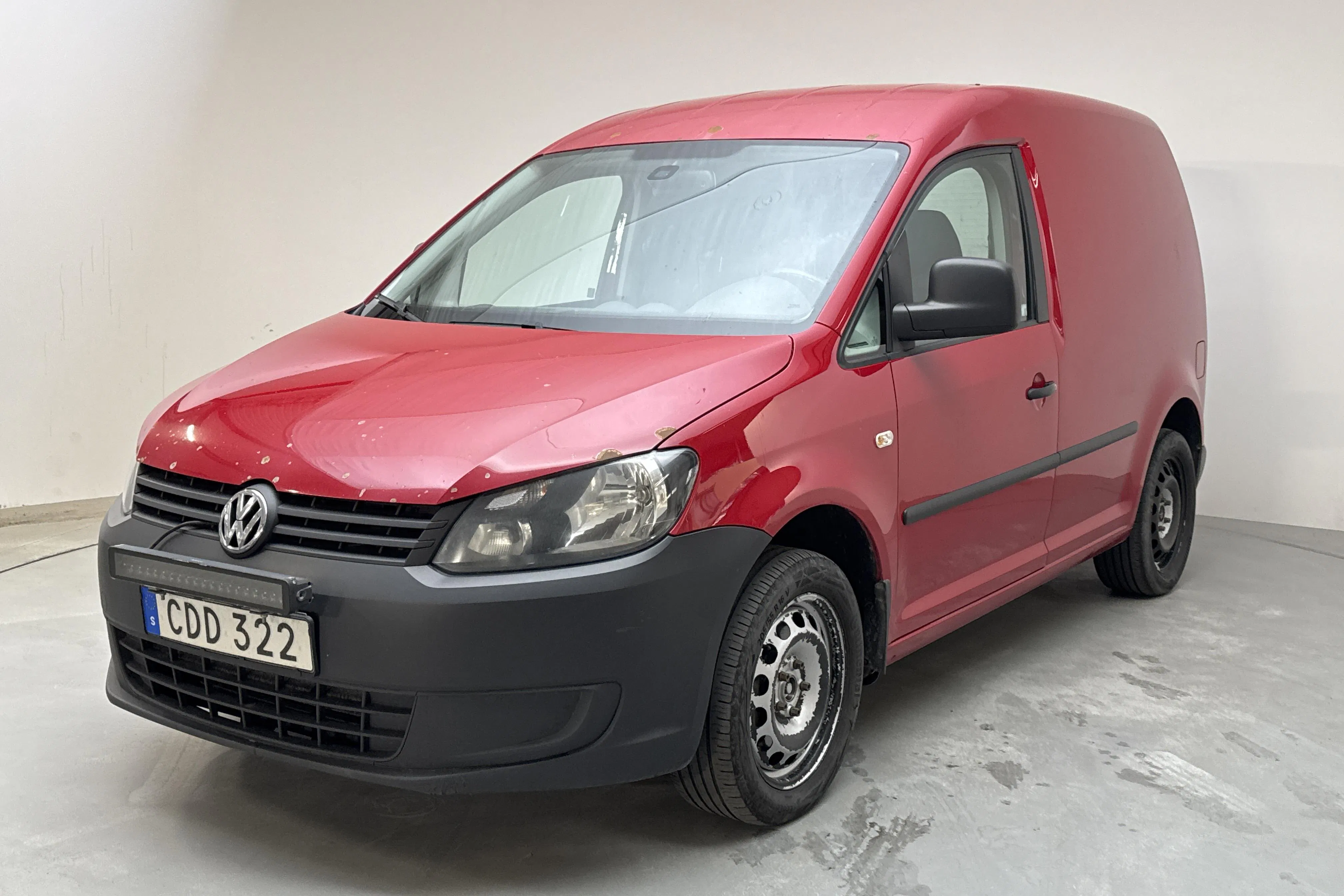 Presentationsfoto 1 av 12: VW Caddy 2.0 TDI Skåp (140hk) - 29 234 mil - Automat - röd - 2015