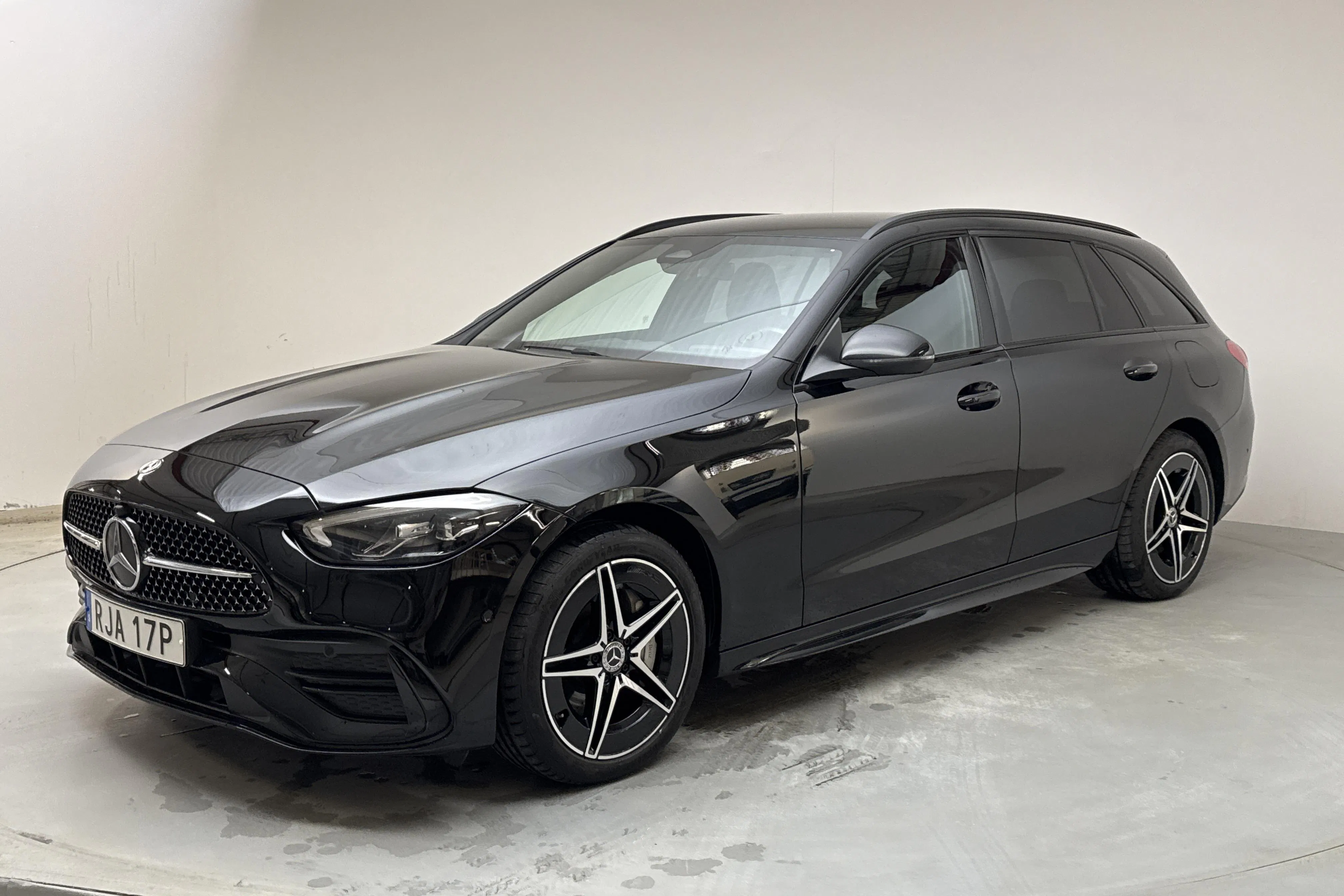 Presentation photo 1 of 19: Mercedes C 300 e Kombi S206 (333hk) - 115 870 km - Automatic - black - 2023