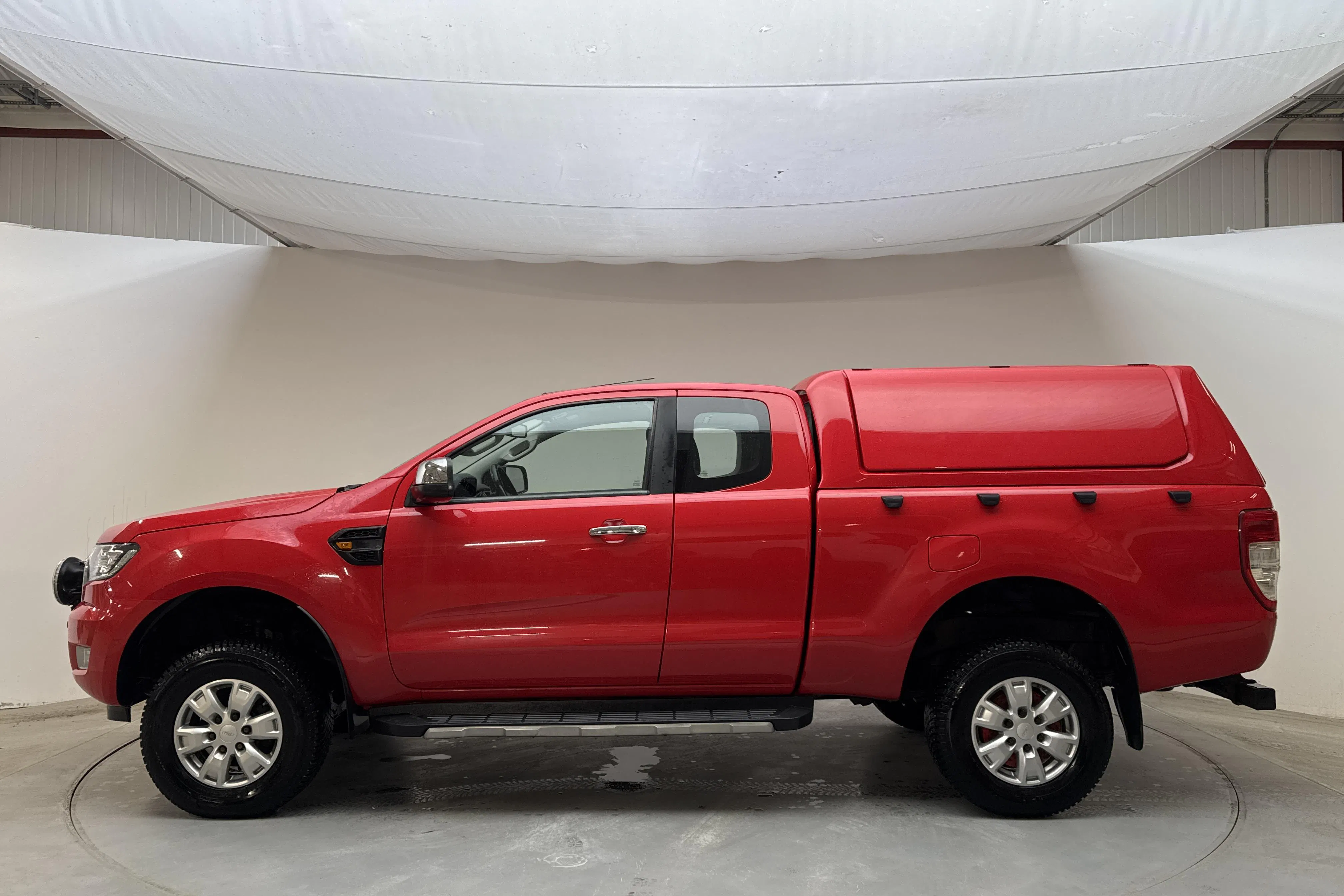 Presentationsfoto 2 av 12: Ford Ranger 2.2 TDCi 4WD (160hk) - 28 000 mil - Automat - röd - 2017