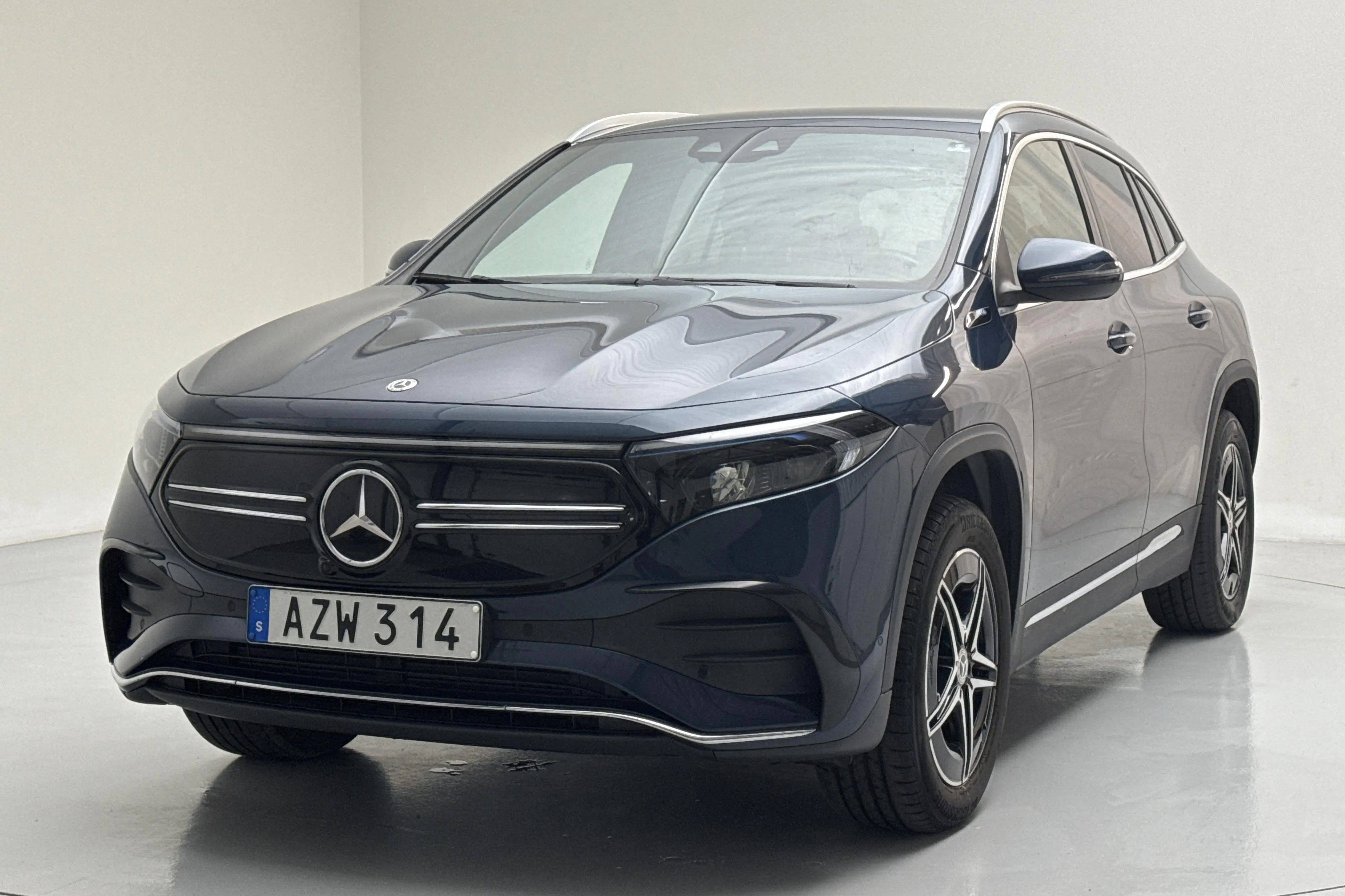 Presentationsfoto 1 av 17: Mercedes EQA 250 H243 (190hk) - 7 341 mil - Automat - blå - 2021