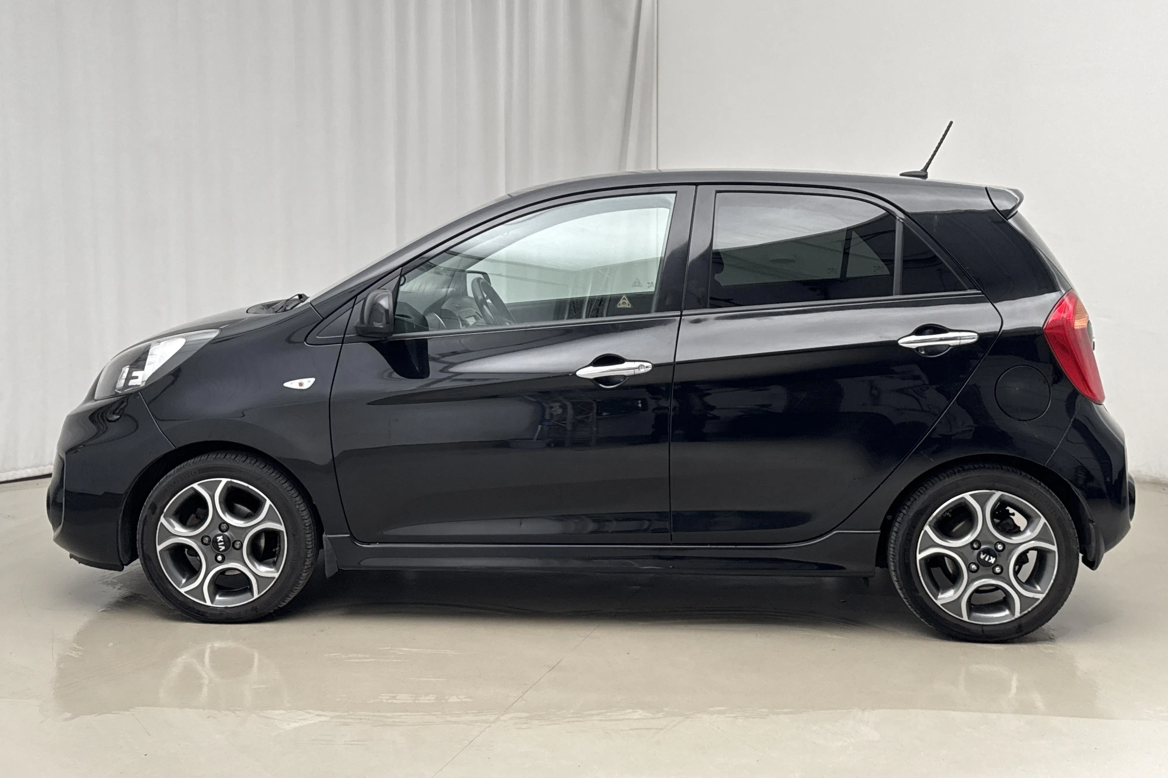 Presentation photo 2 of 17: KIA Picanto 1.2 5dr (85hk) - 116 140 km - Automatic - black - 2017