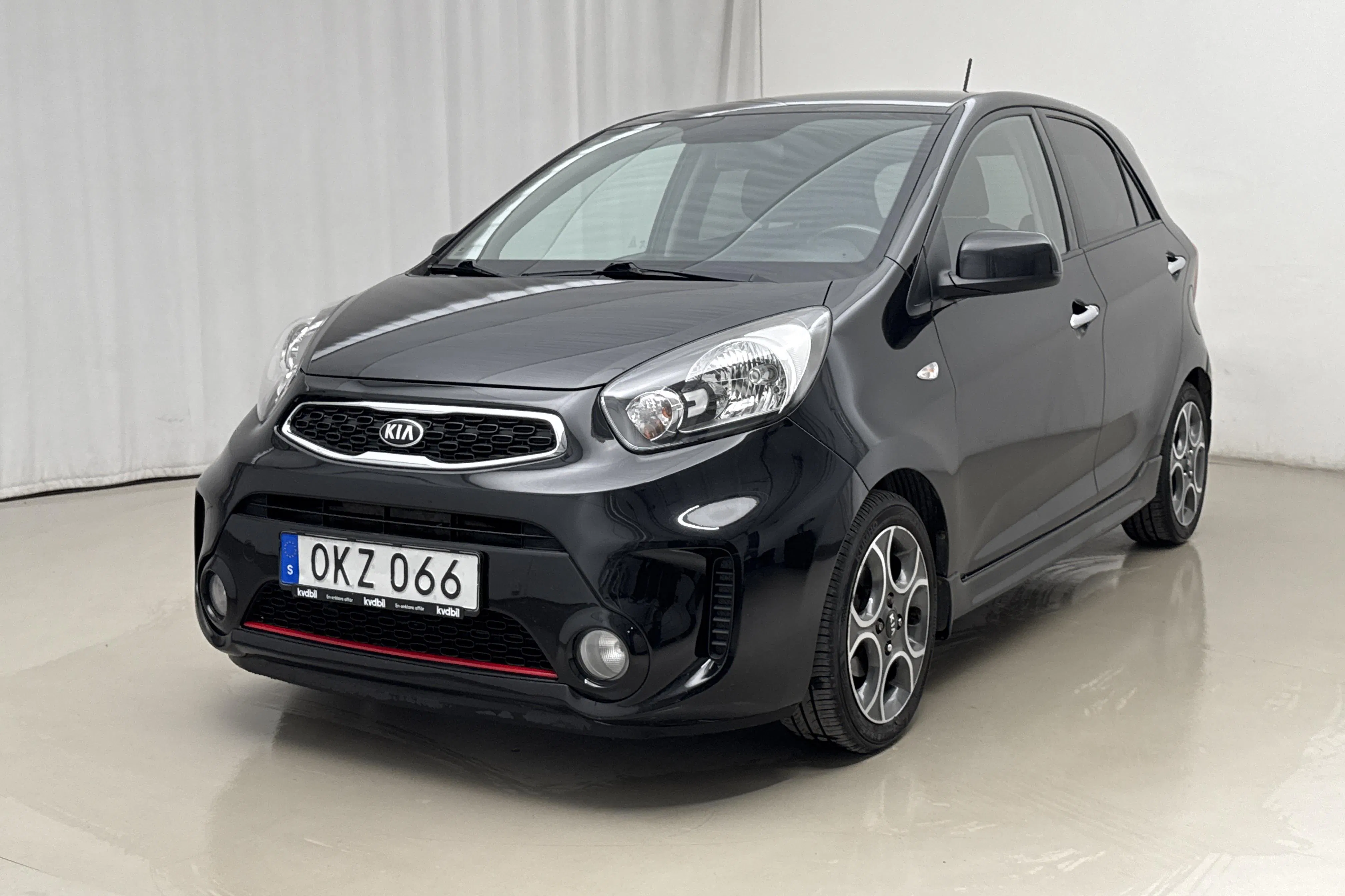Presentation photo 1 of 17: KIA Picanto 1.2 5dr (85hk) - 116 140 km - Automatic - black - 2017