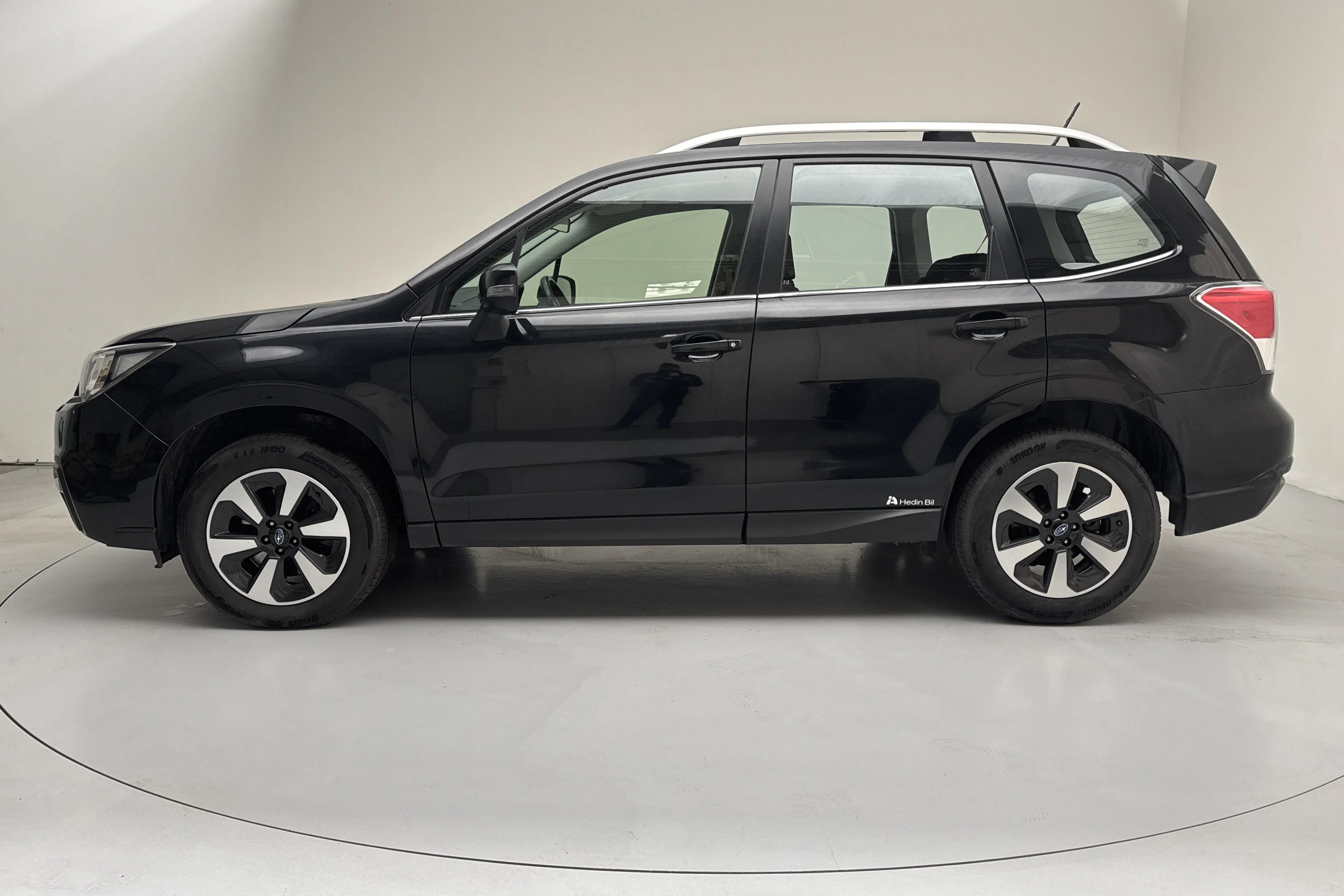 Presentation photo 2 of 14: Subaru Forester 2.0D (147hk) - 240 950 km - Automatic - black - 2016