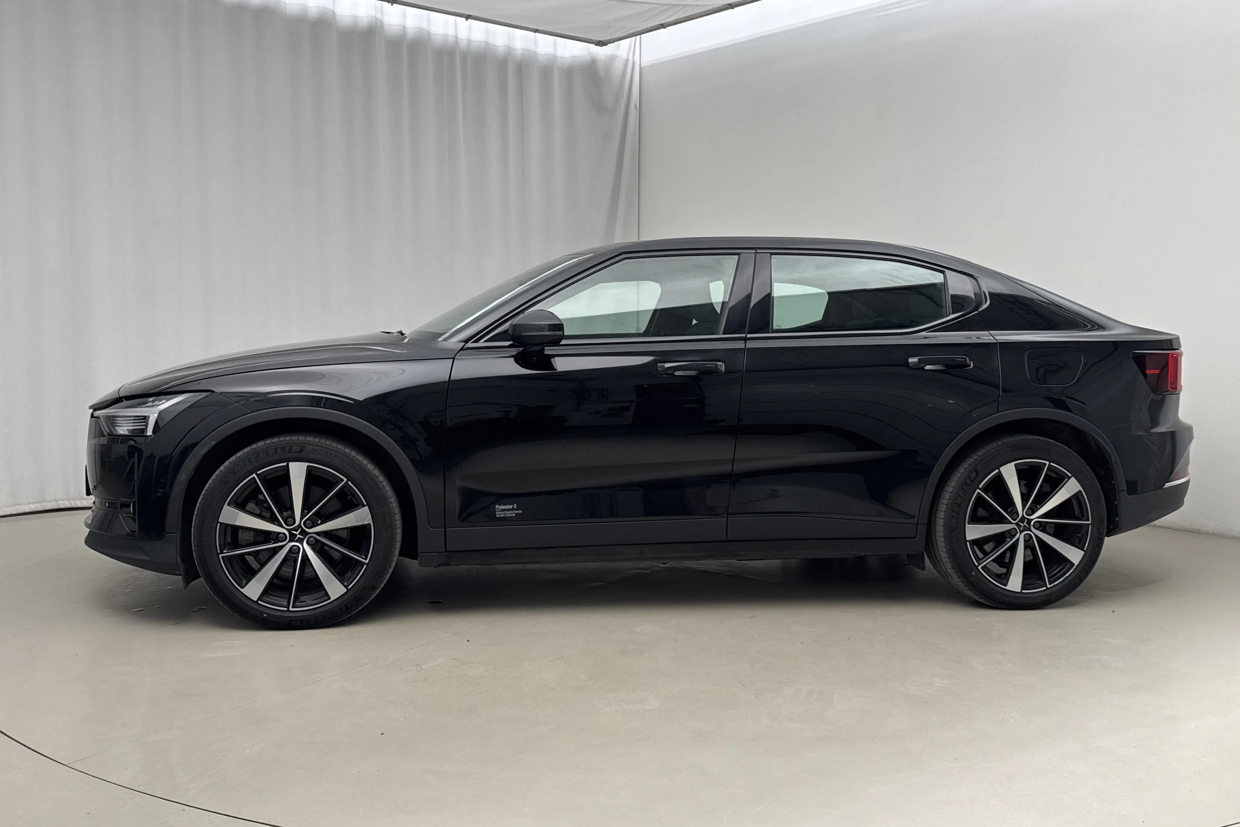 Esitlusfoto 2 aadressil 28: Polestar 2 Long range Dual motor (408hk) - 165 330 km - Automaatne - must - 2021