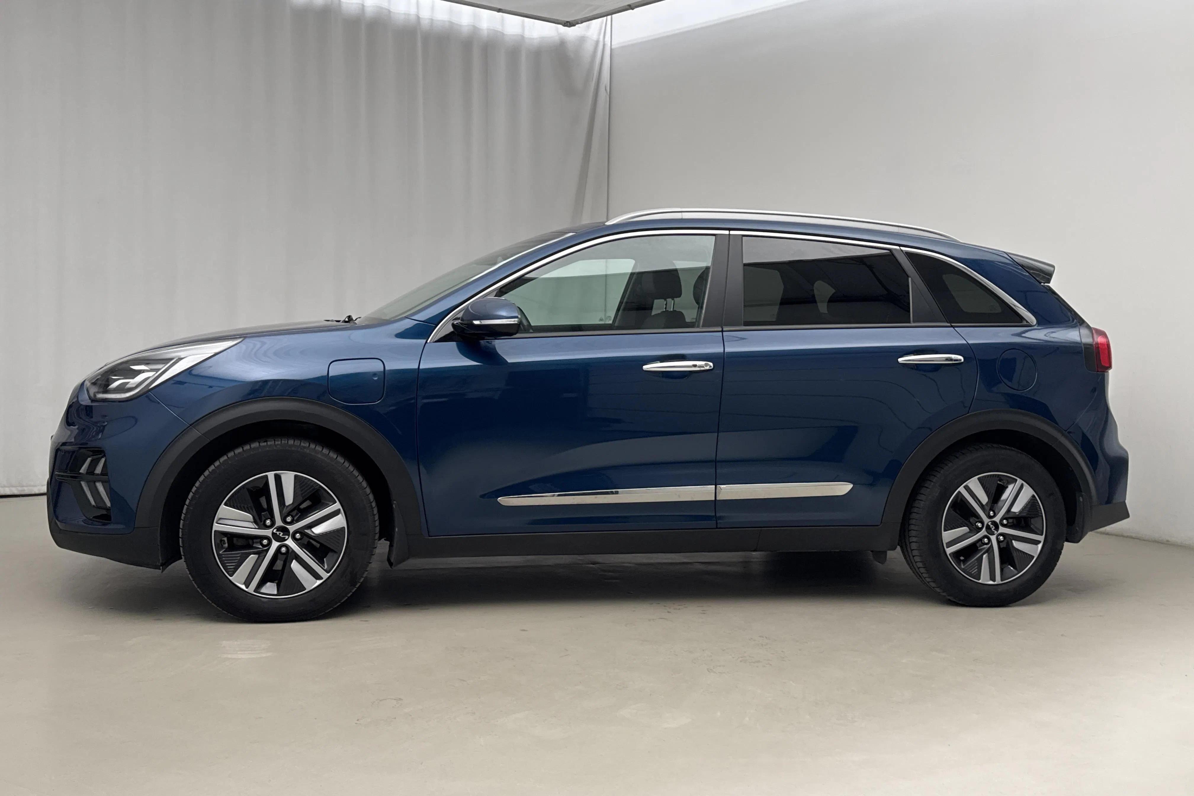 Presentationsfoto 2 av 23: KIA Niro Plug-in Hybrid 1.6 (141hk) - 9 151 mil - Automat - blå - 2022