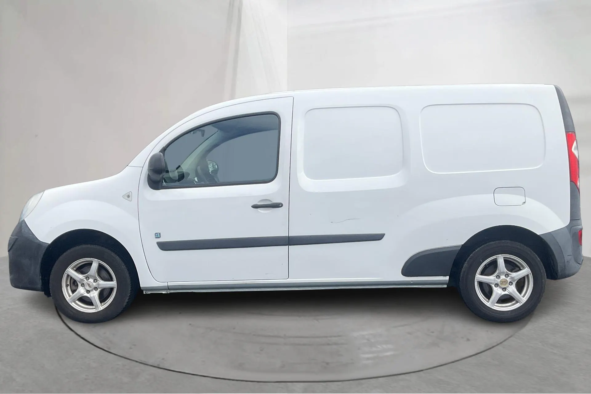 Presentationsfoto 2 av 17: Renault Kangoo Express II Z.E. Skåp (60hk) - 2 583 mil - Automat - silver - 2013