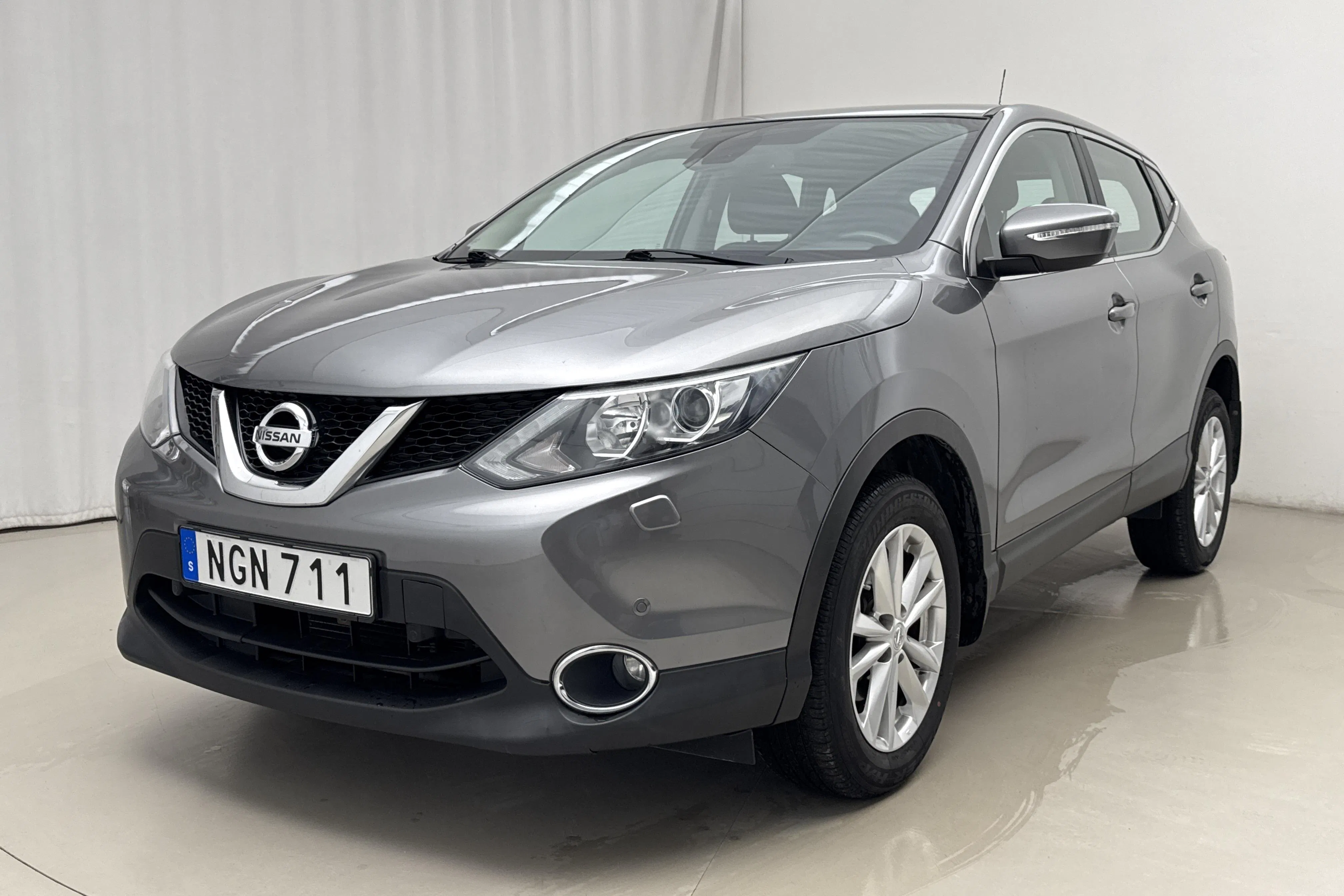 Presentation photo 1 of 16: Nissan Qashqai 1.2 (115hk) - 72 460 km - Automatic - gray - 2016