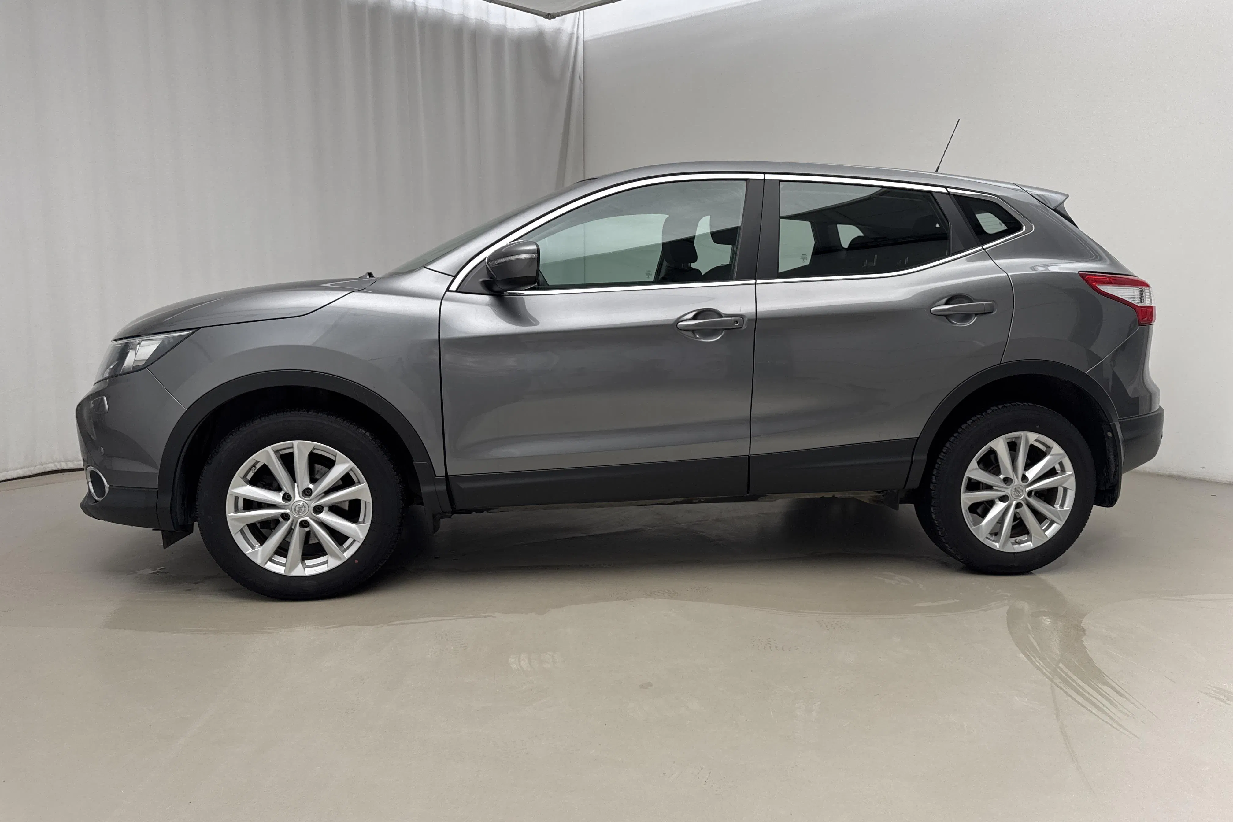 Presentation photo 2 of 16: Nissan Qashqai 1.2 (115hk) - 72 460 km - Automatic - gray - 2016