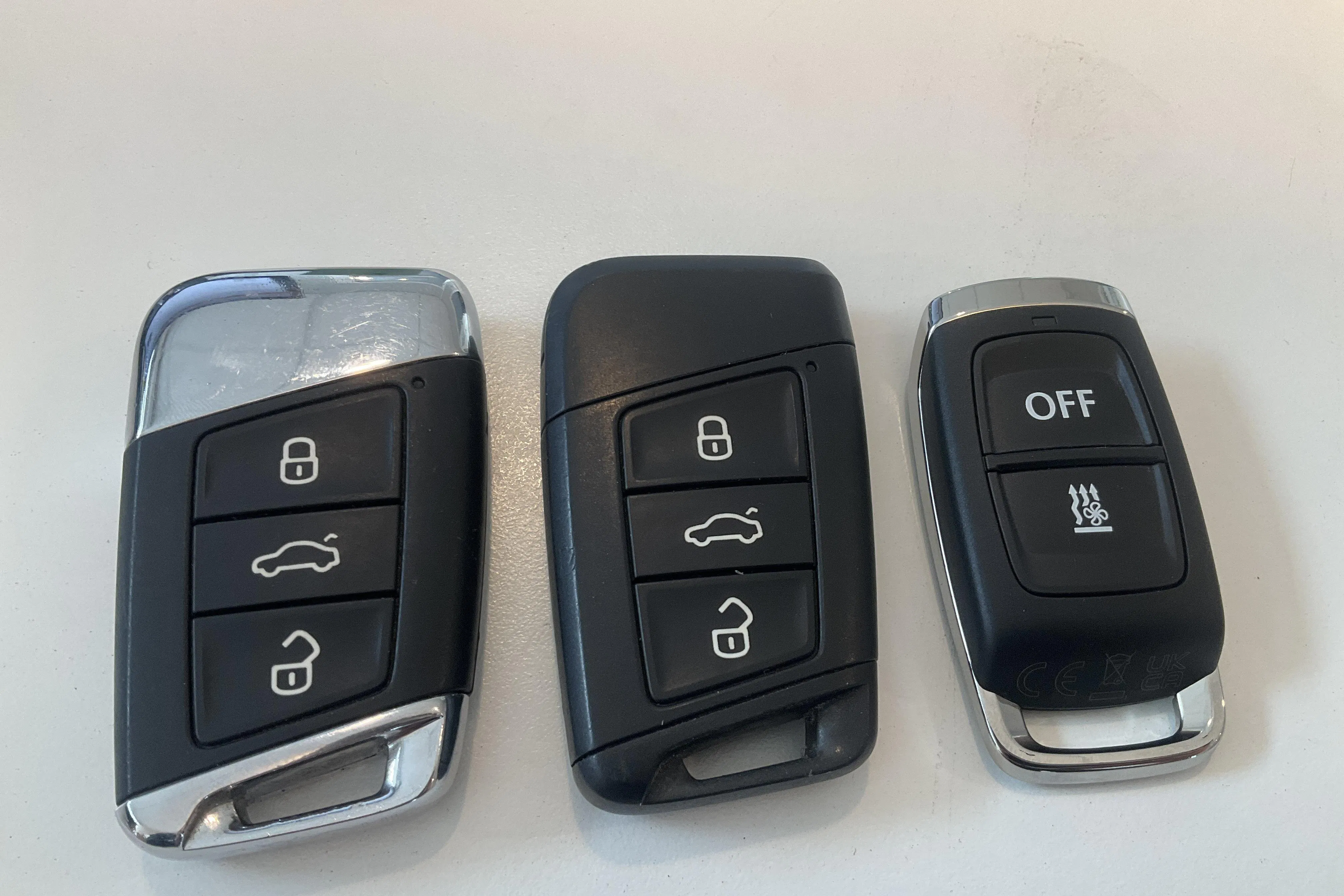 Præsentationsfoto 21 af 21: Skoda Superb 2.0 TDI Kombi 4x4 (200hk) - 315 250 kilometer - Salgsautomat - Hvid - 2023