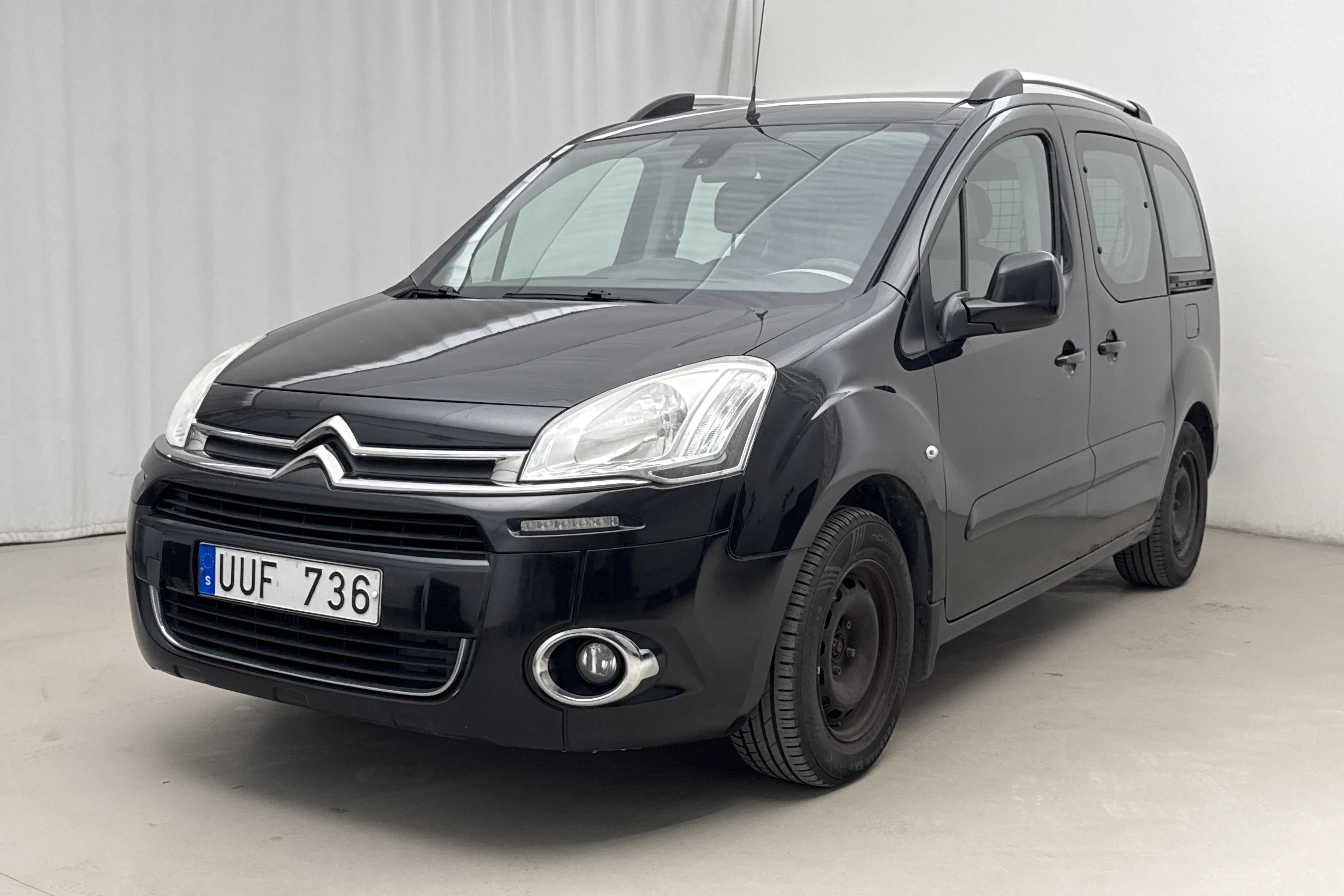 Presentation photo 1 of 15: Citroën Berlingo Family III 1.6 HDI (92hk) - 164 390 km - Automatic - black - 2013