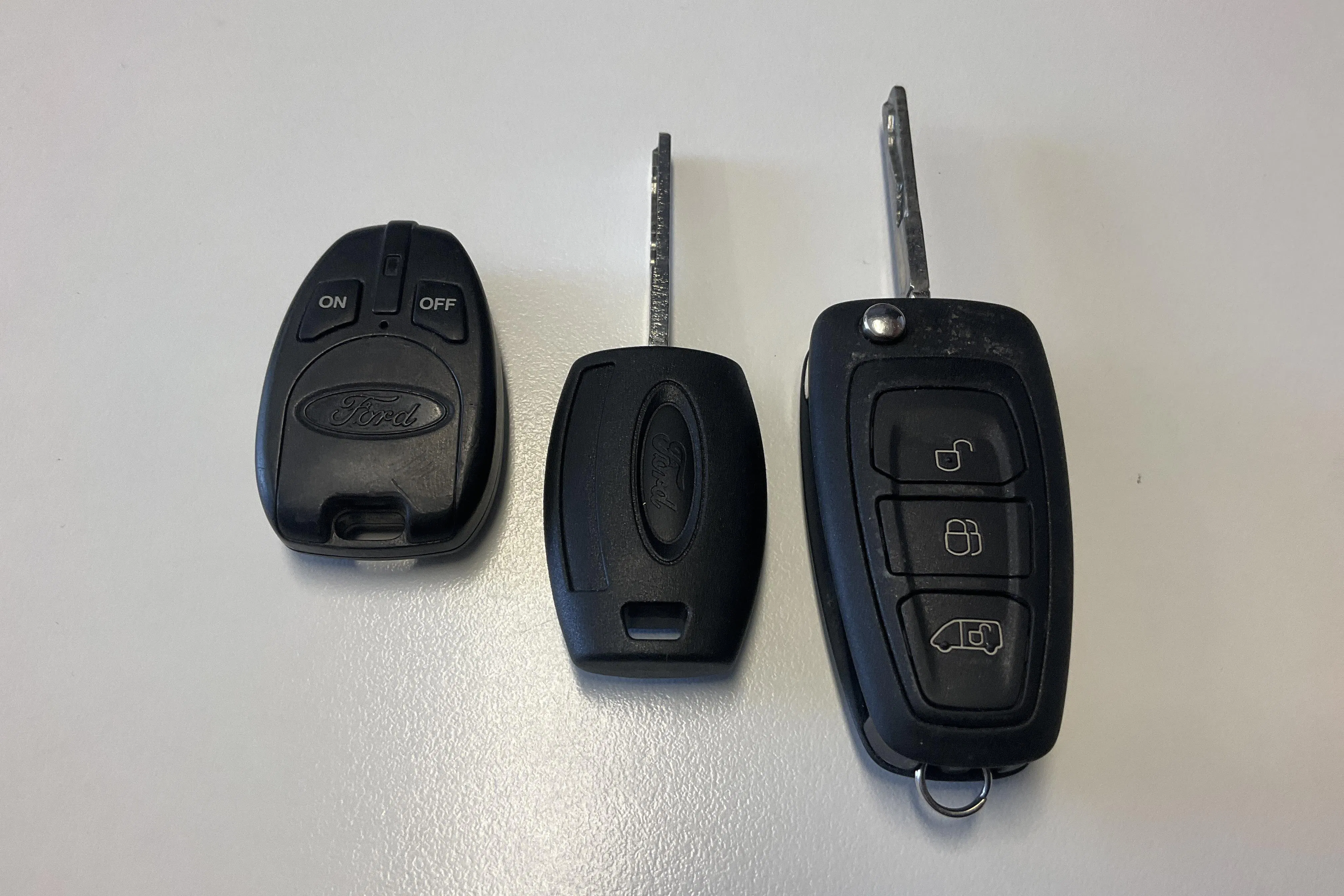 Presentationsfoto 14 av 14: Ford Transit Custom 340 (170hk) - 8 104 mil - Automat - grå - 2023