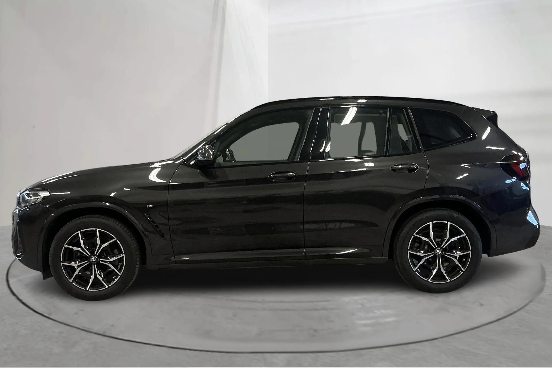 Presentationsfoto 2 av 18: BMW X3 xDrive20d, G01 LCI (190hk+11hk) - 7 233 mil - Automat - grå - 2023